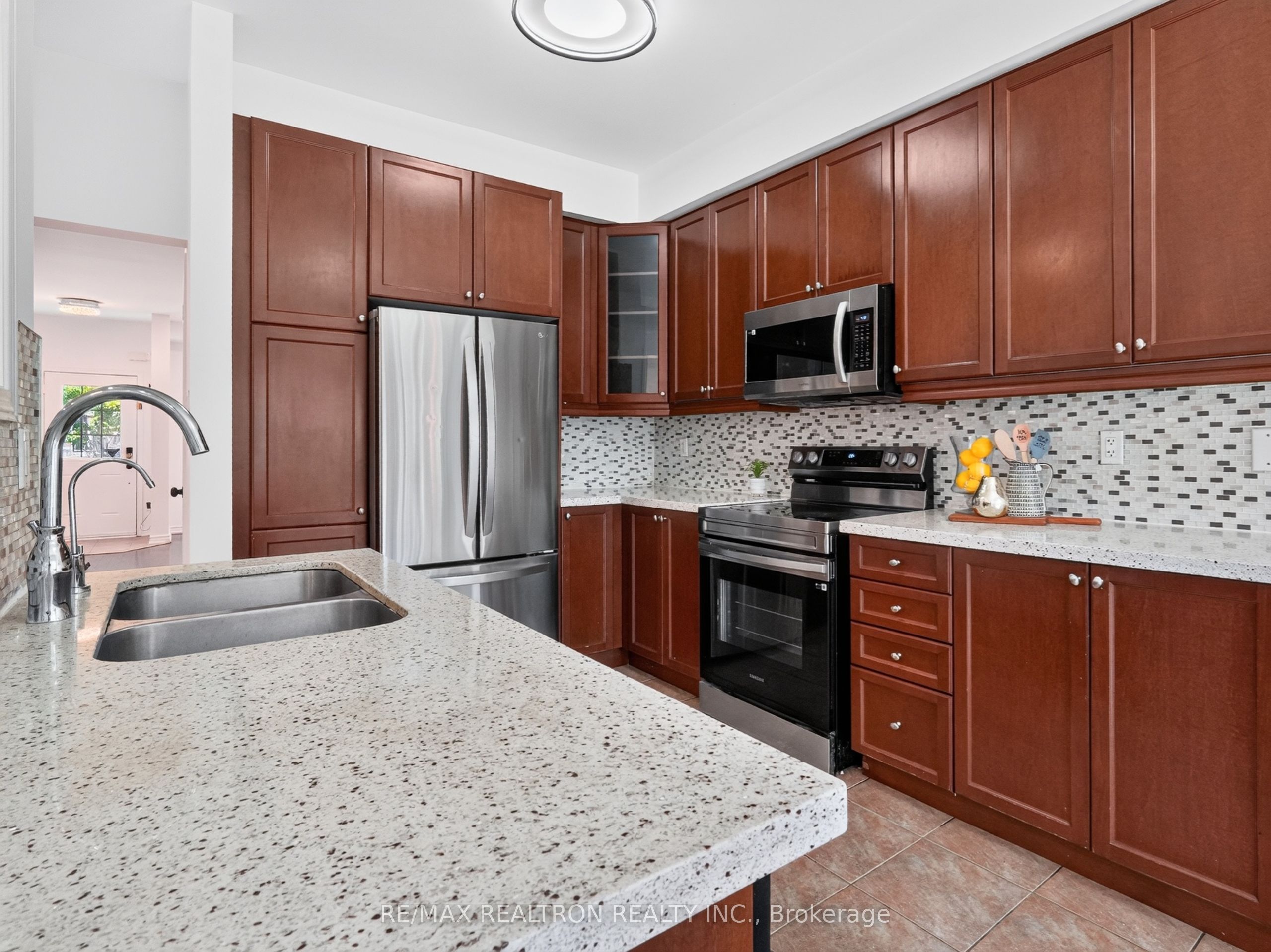 32 Whitlock Crescent Property Photo 11