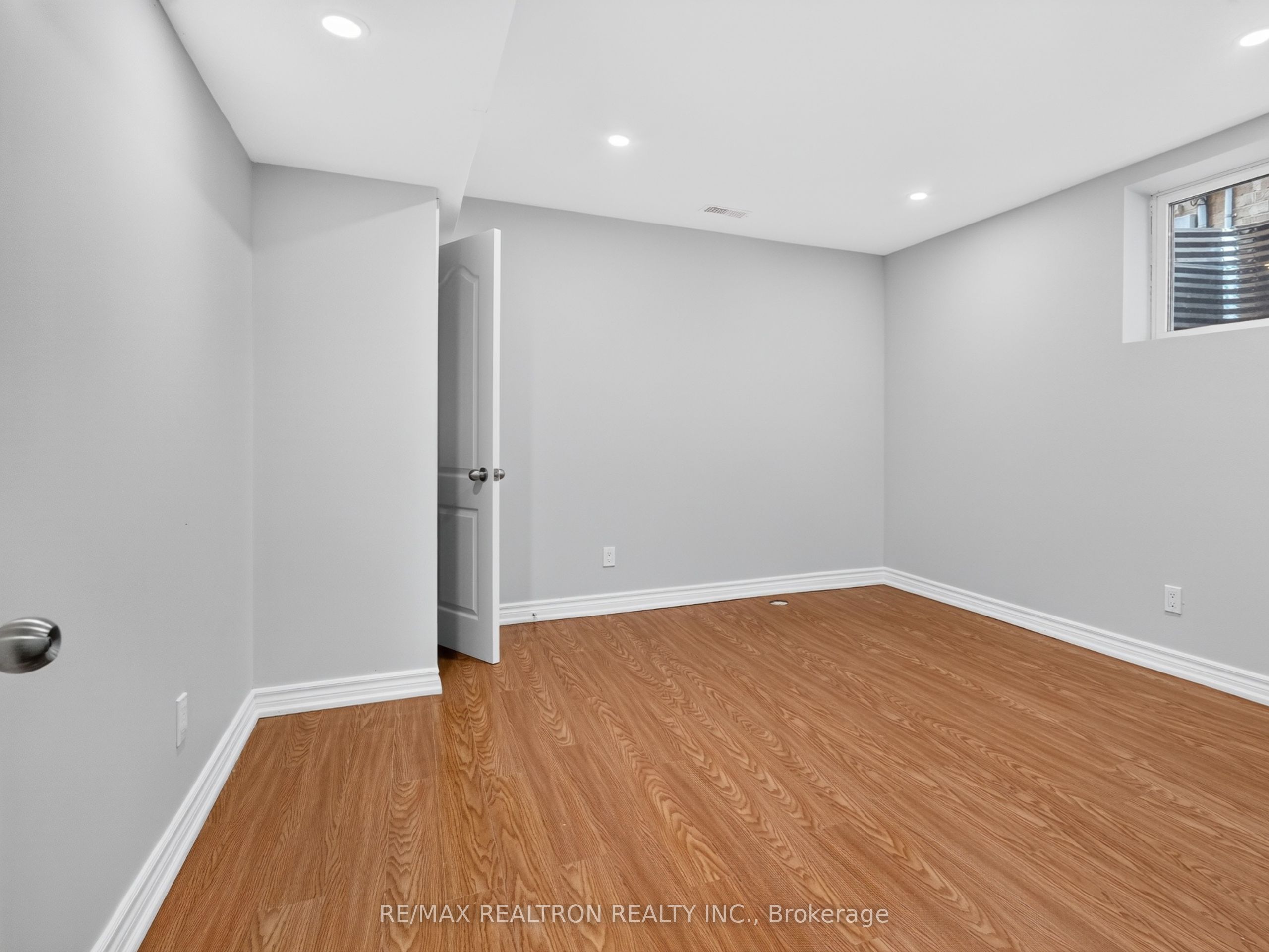 32 Whitlock Crescent Property Photo 35