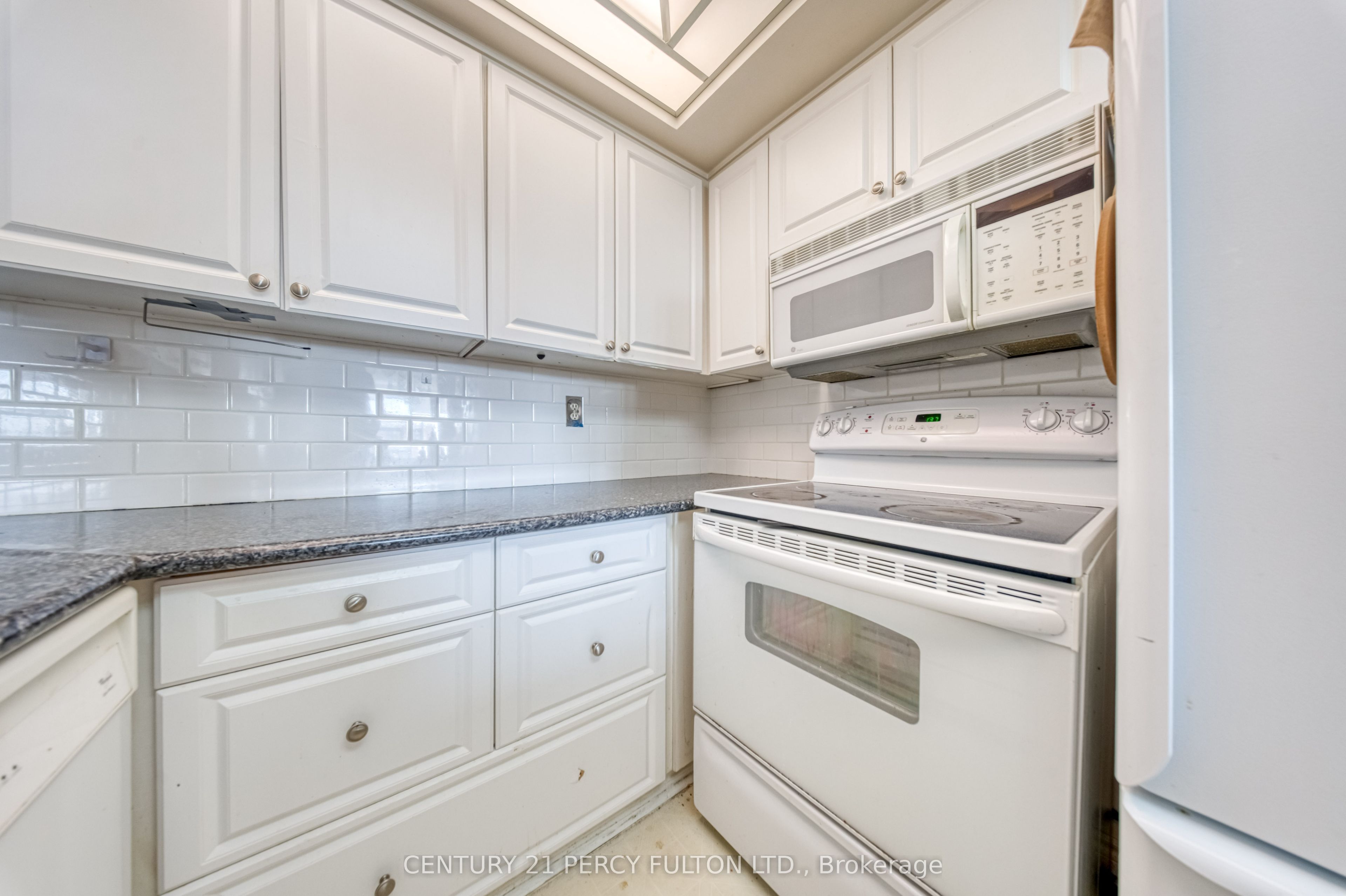 121 Ling Road 1802 Property Photo 8