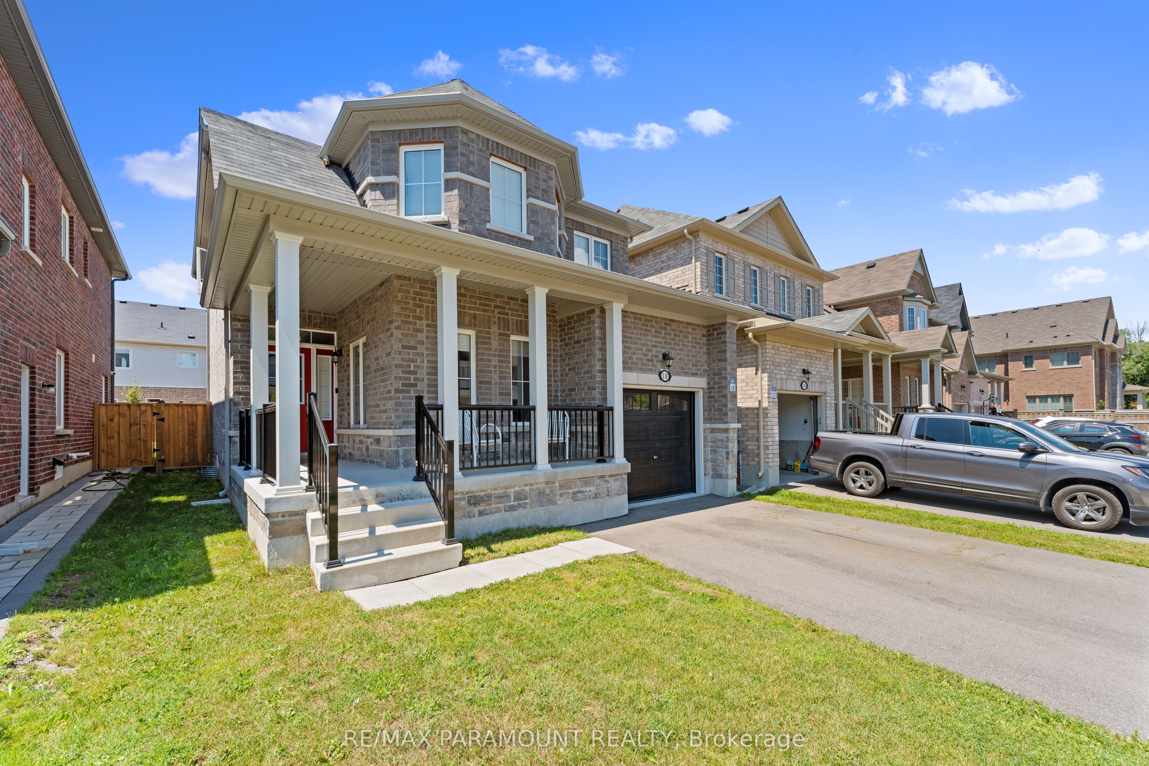 18 Tait Crescent Property Photo 2