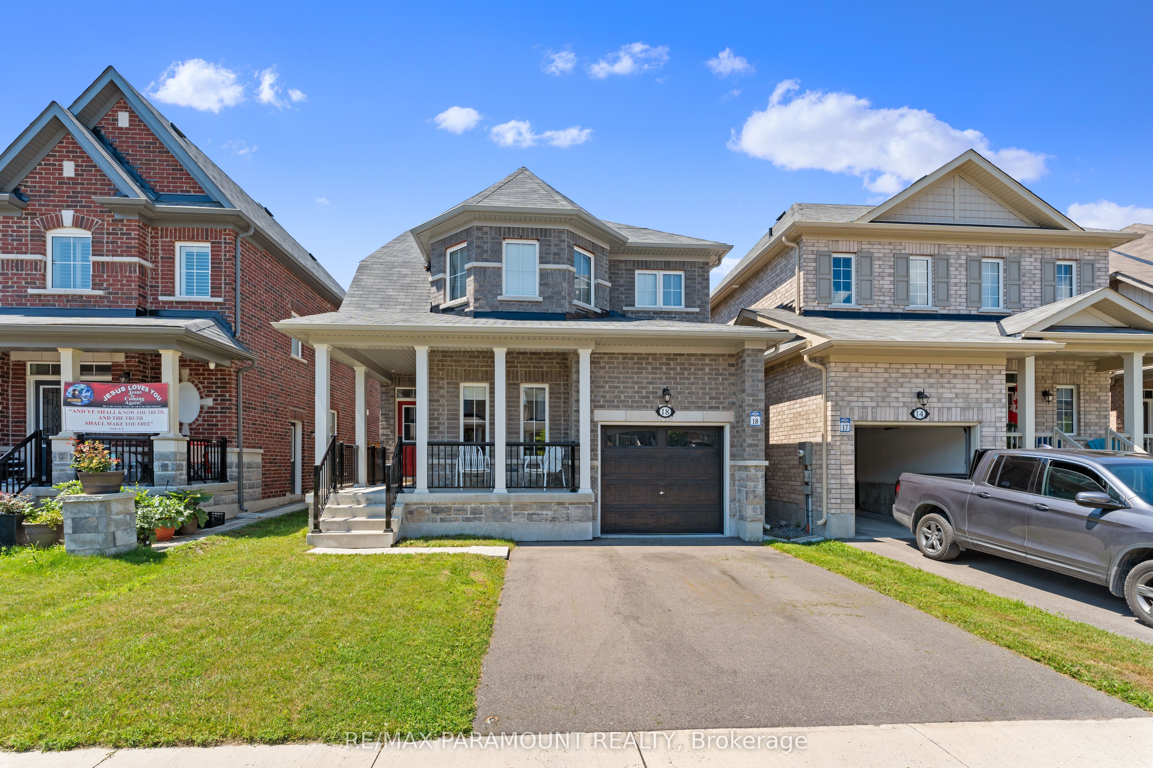 18 Tait Crescent Property Photo 3