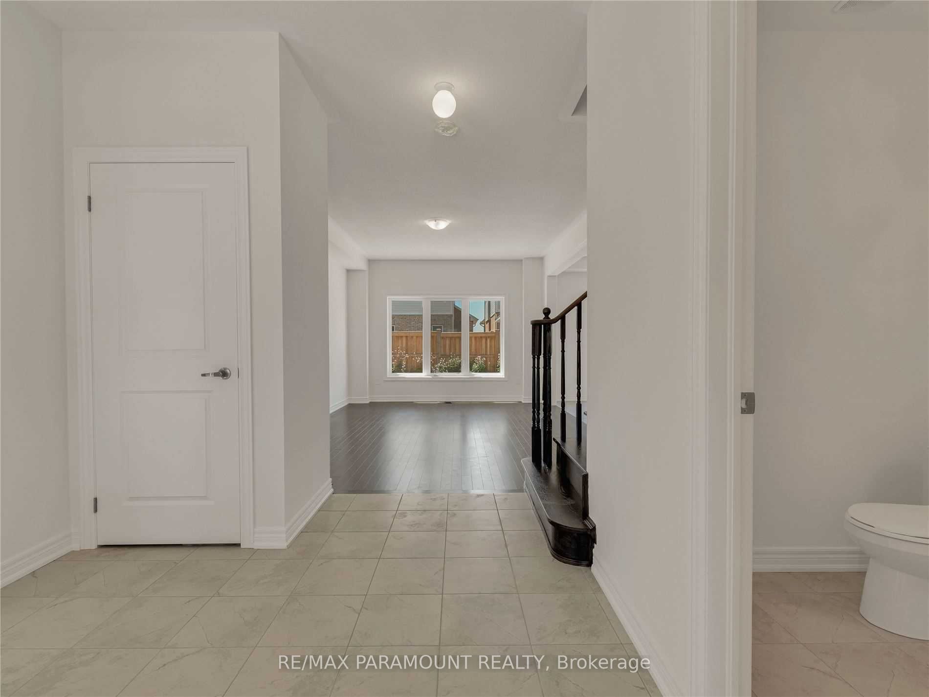 18 Tait Crescent Property Photo 11