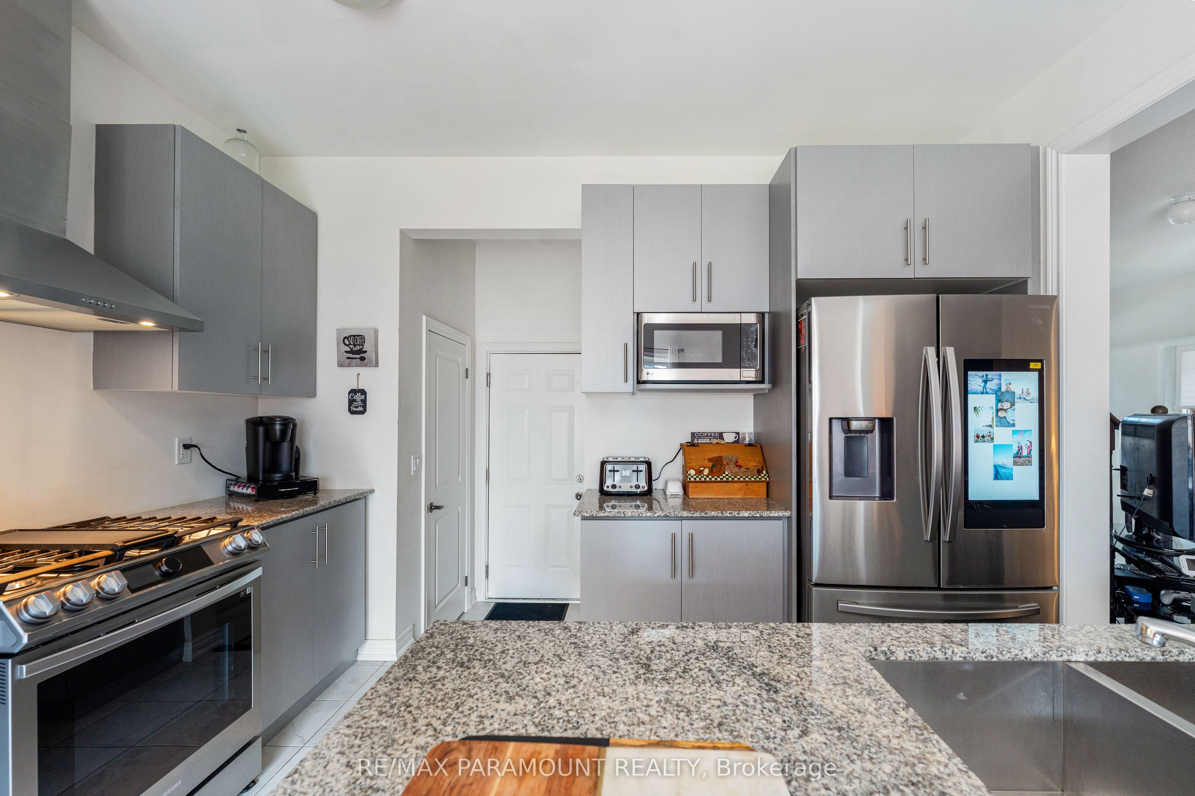 18 Tait Crescent Property Photo 12