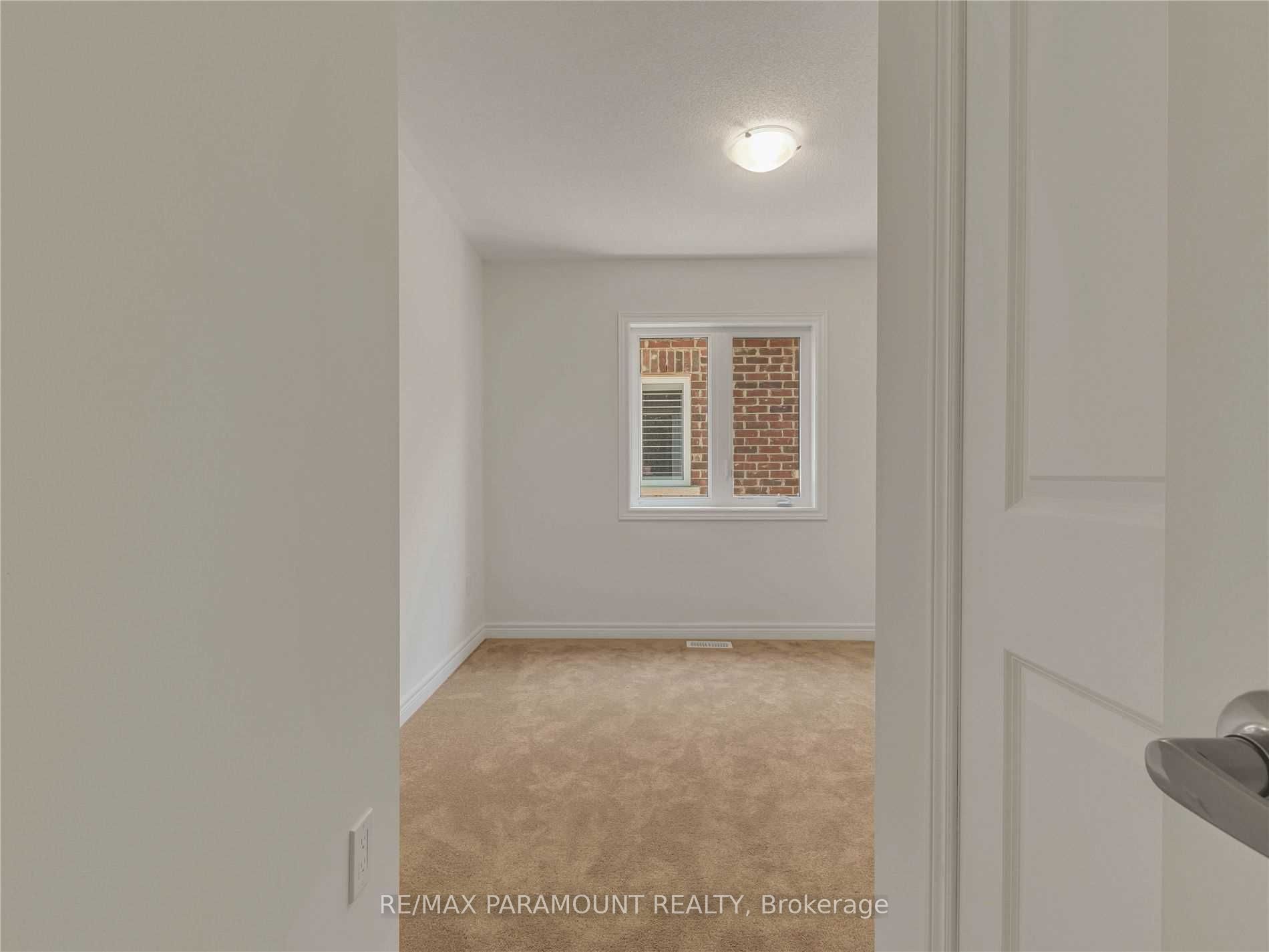18 Tait Crescent Property Photo 26
