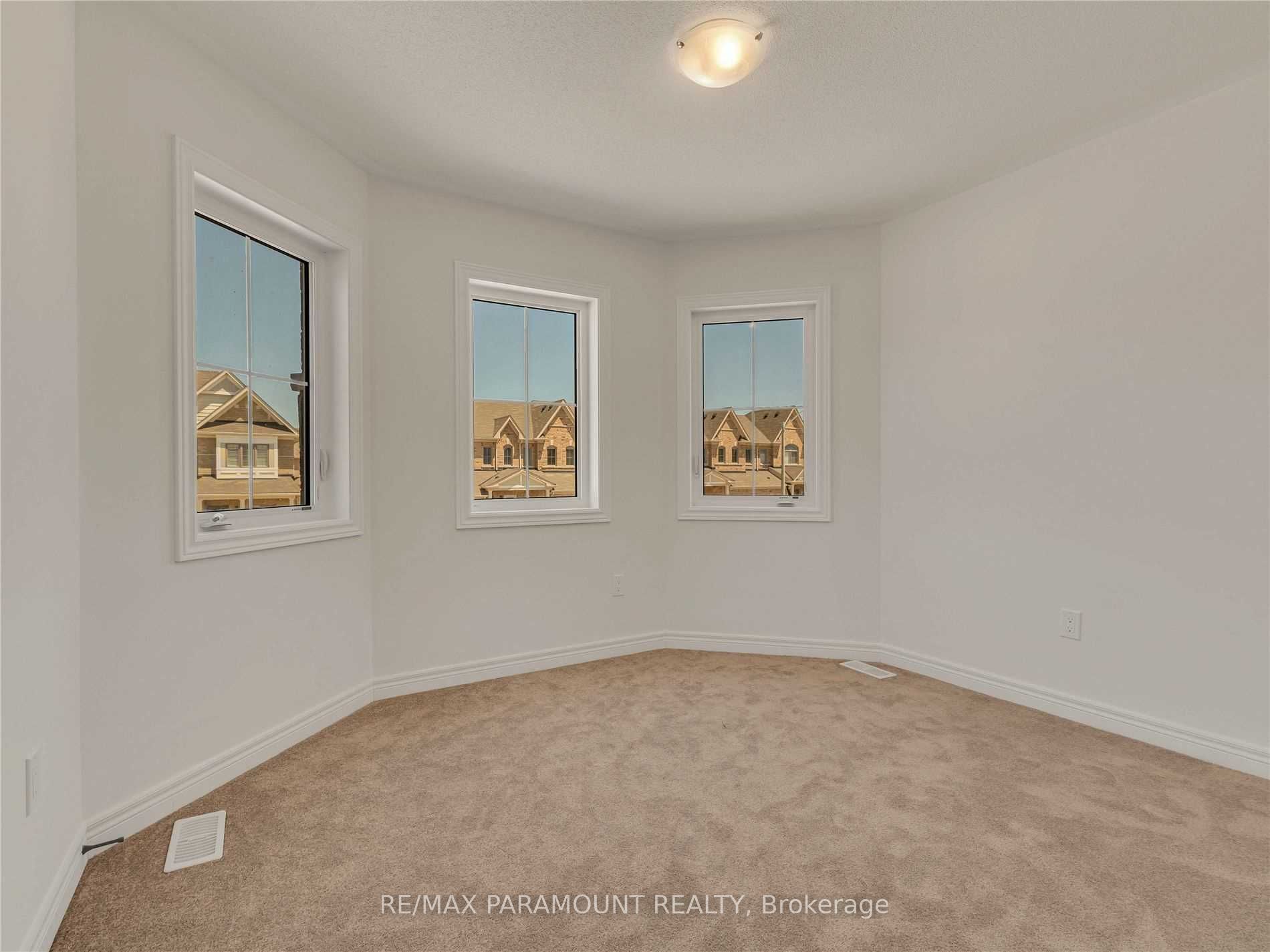 18 Tait Crescent Property Photo 29