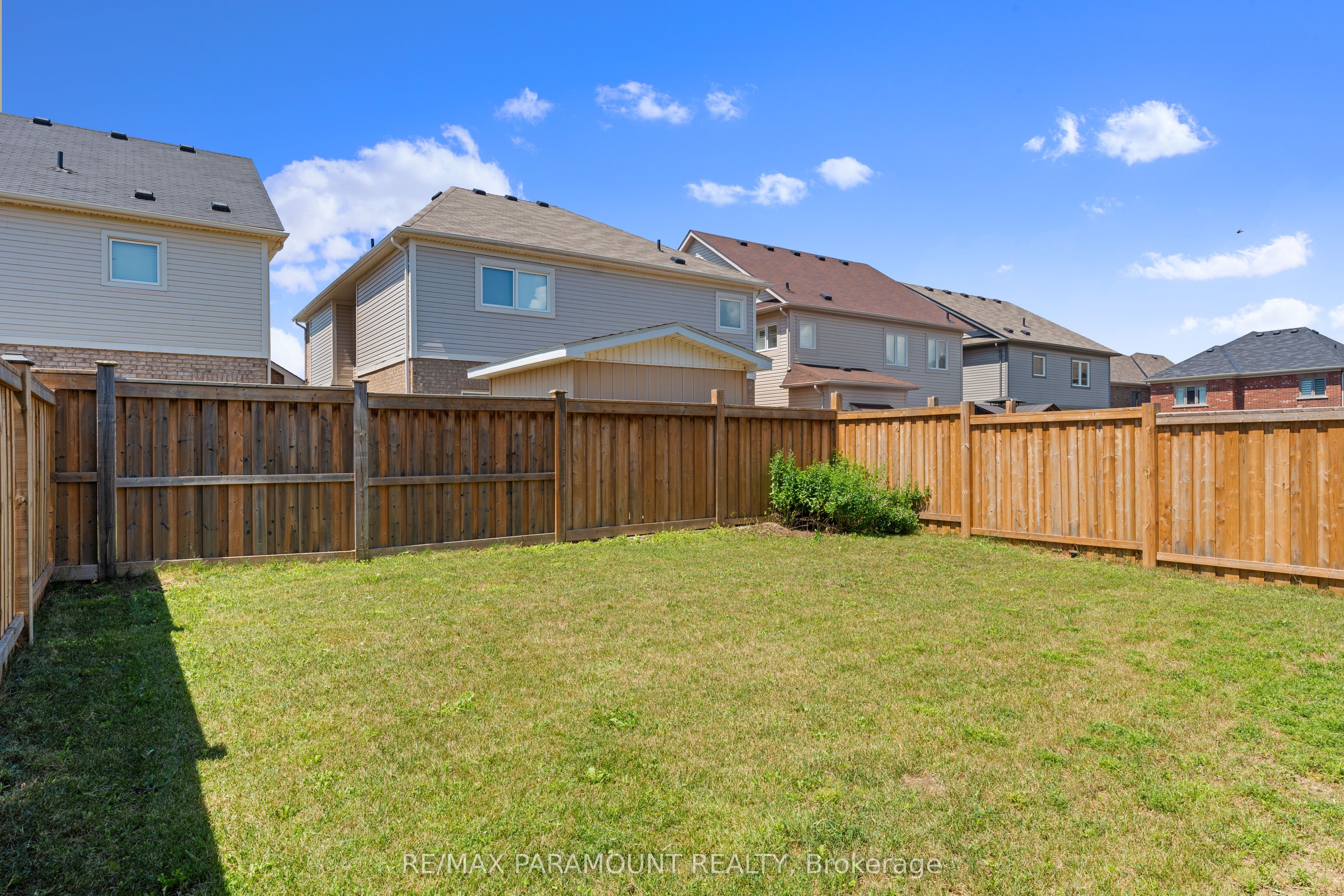 18 Tait Crescent Property Photo 31