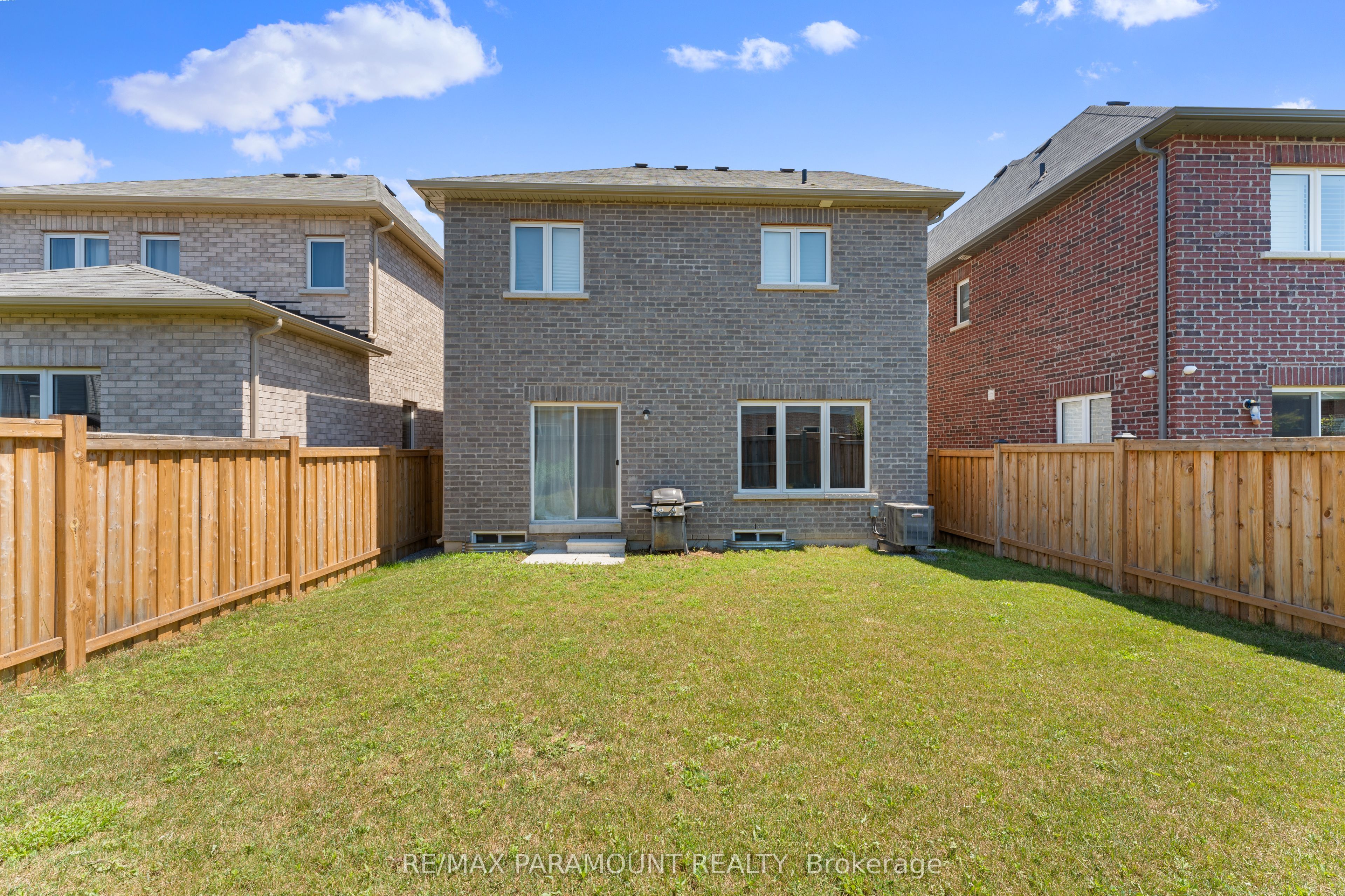 18 Tait Crescent Property Photo 33