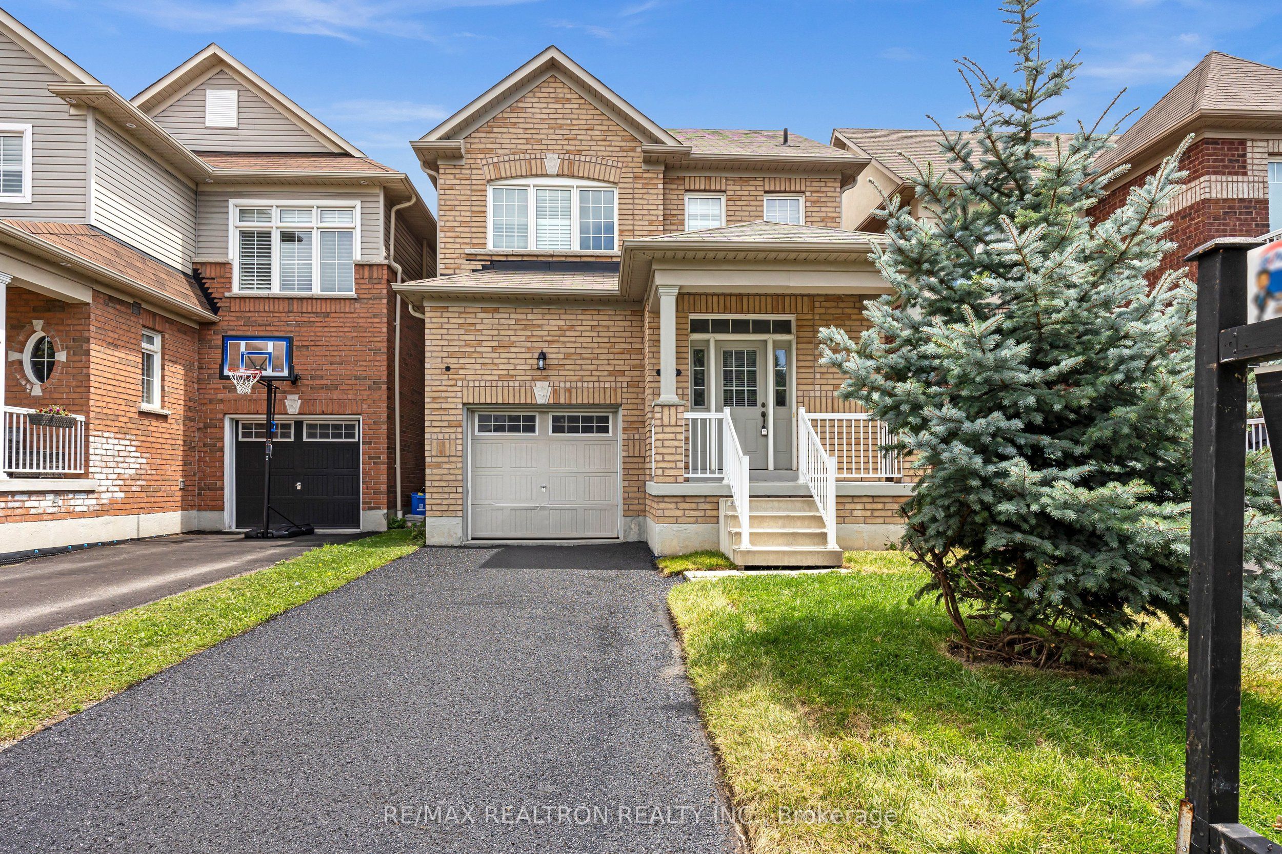 138 Angus Drive Property Photo 1