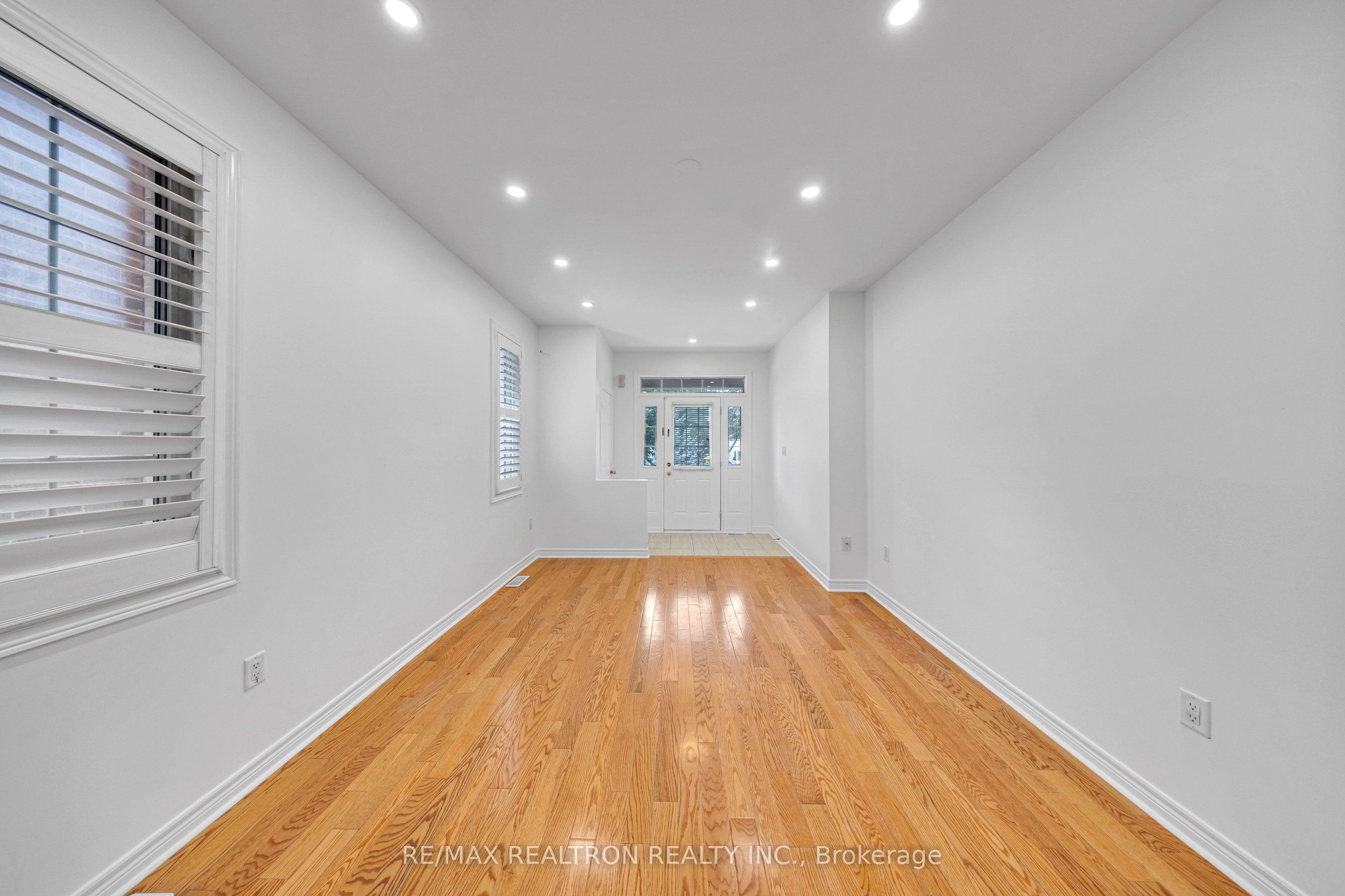 138 Angus Drive Property Photo 11