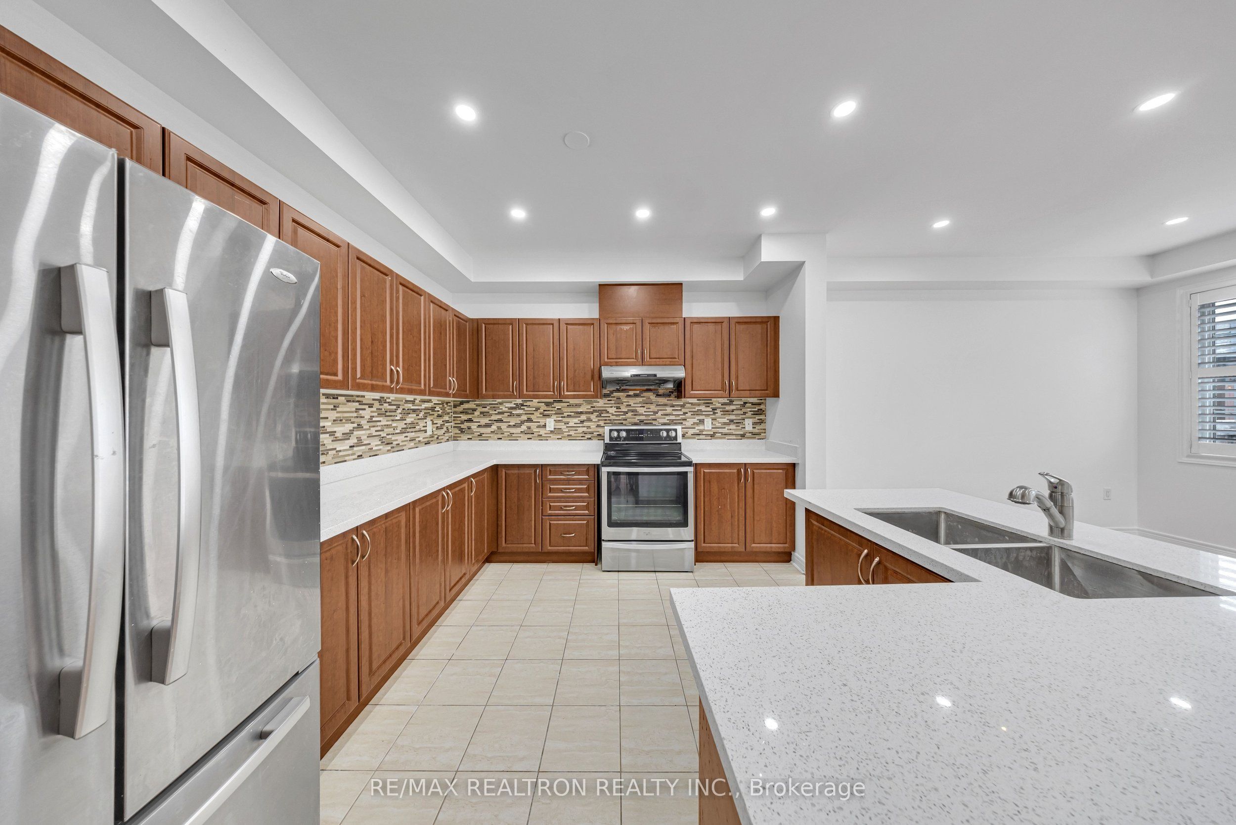 138 Angus Drive Property Photo 13