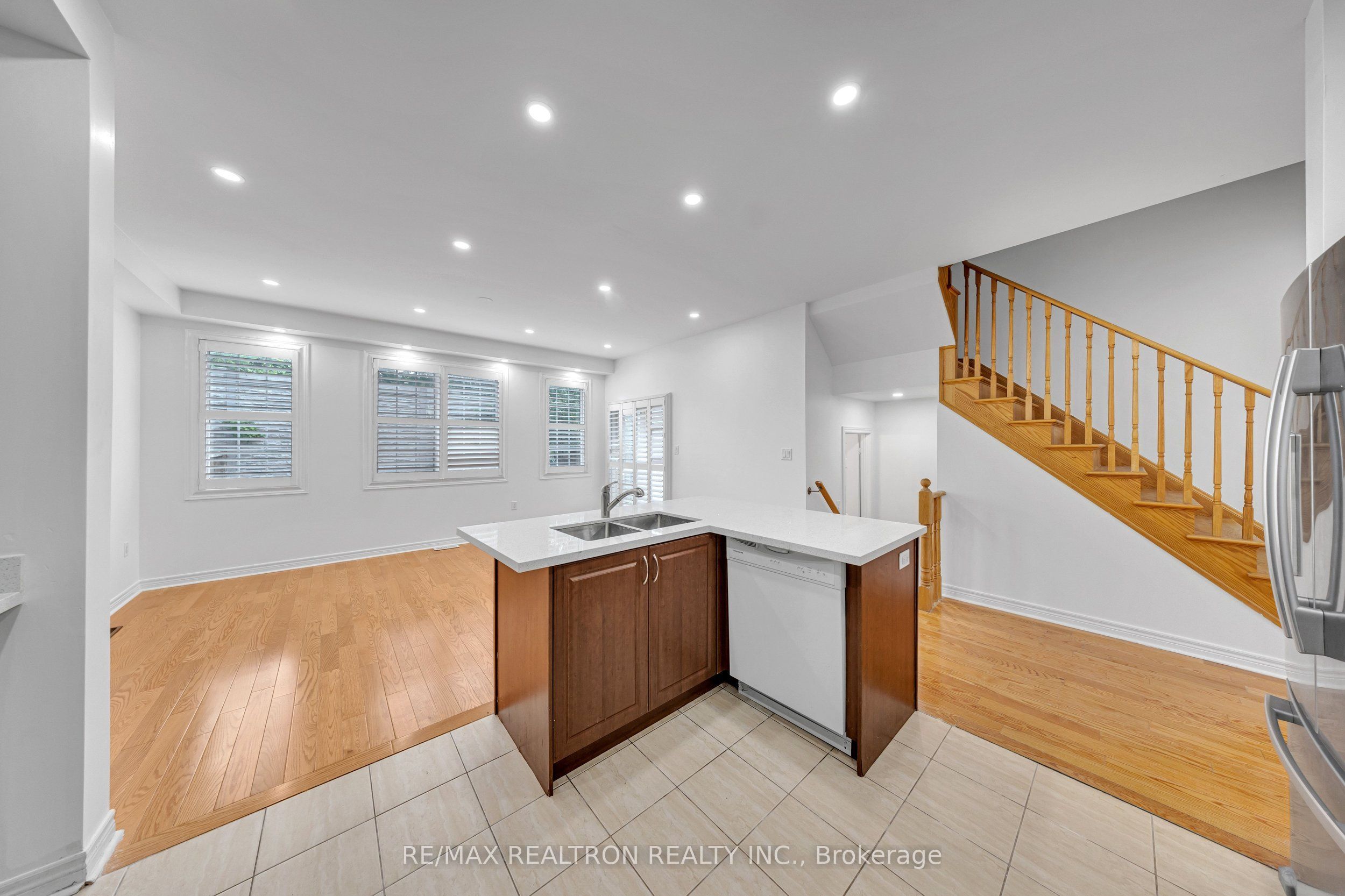 138 Angus Drive Property Photo 17