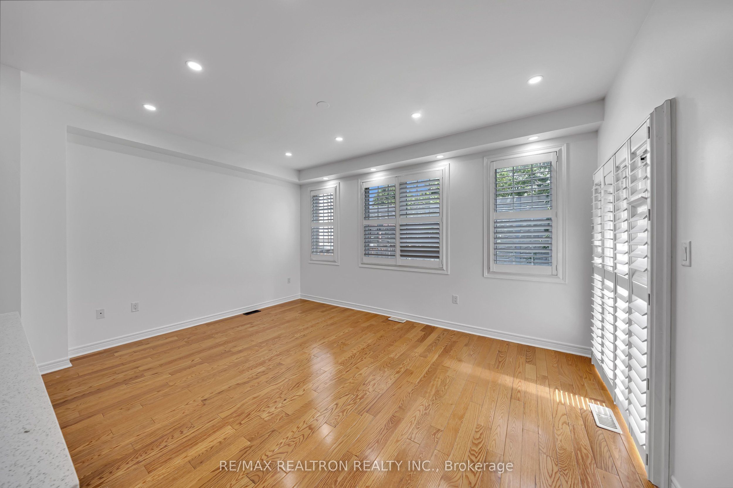 138 Angus Drive Property Photo 19