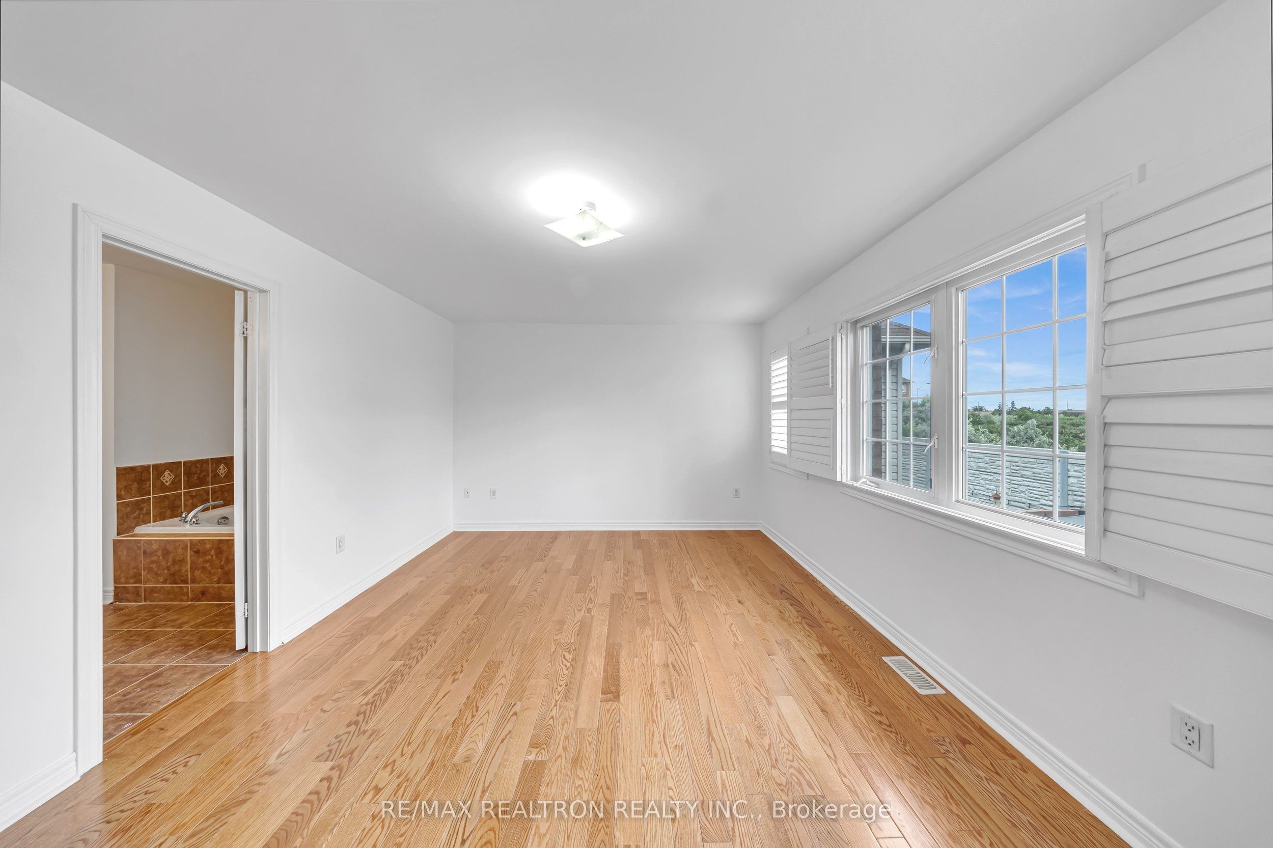 138 Angus Drive Property Photo 23