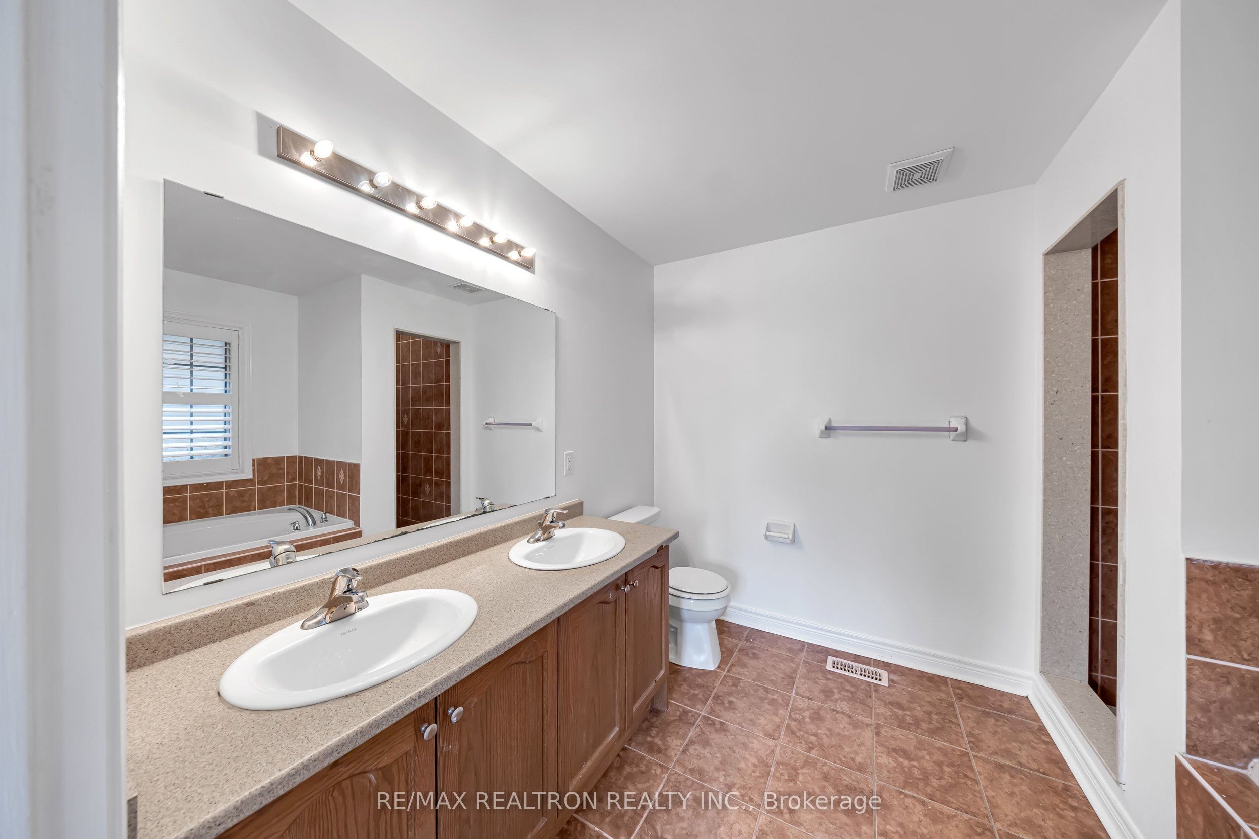 138 Angus Drive Property Photo 26