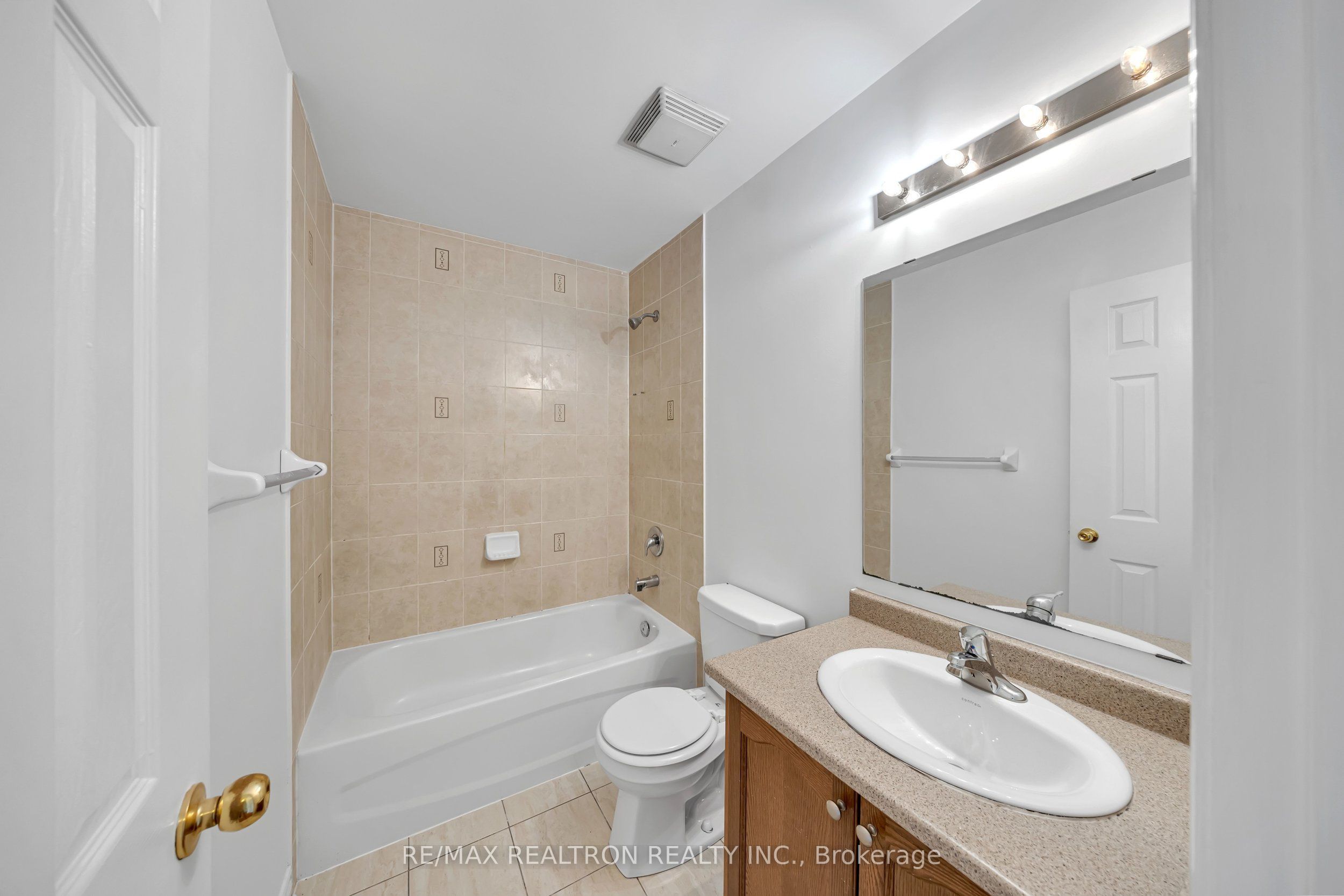 138 Angus Drive Property Photo 27