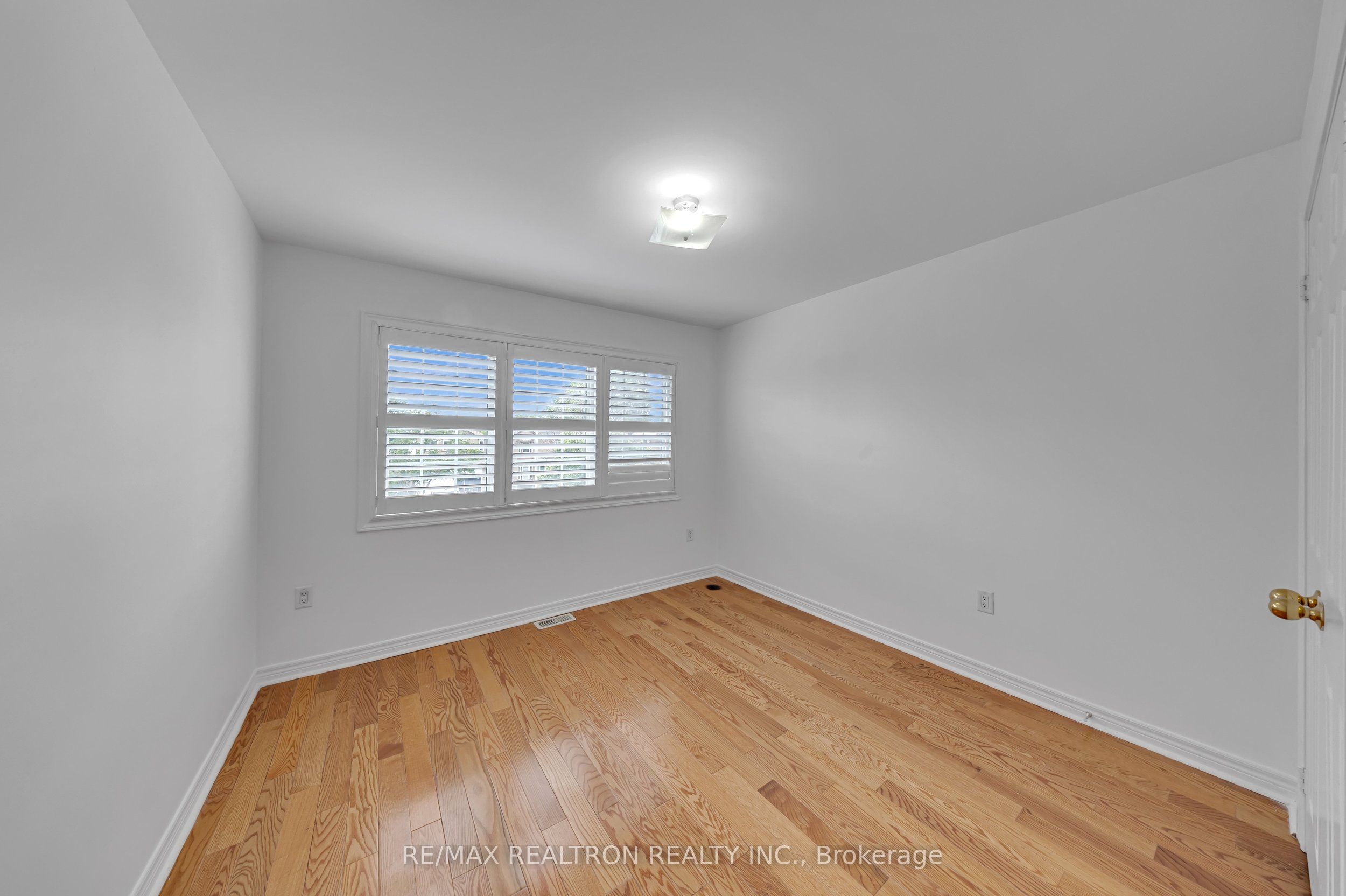 138 Angus Drive Property Photo 28