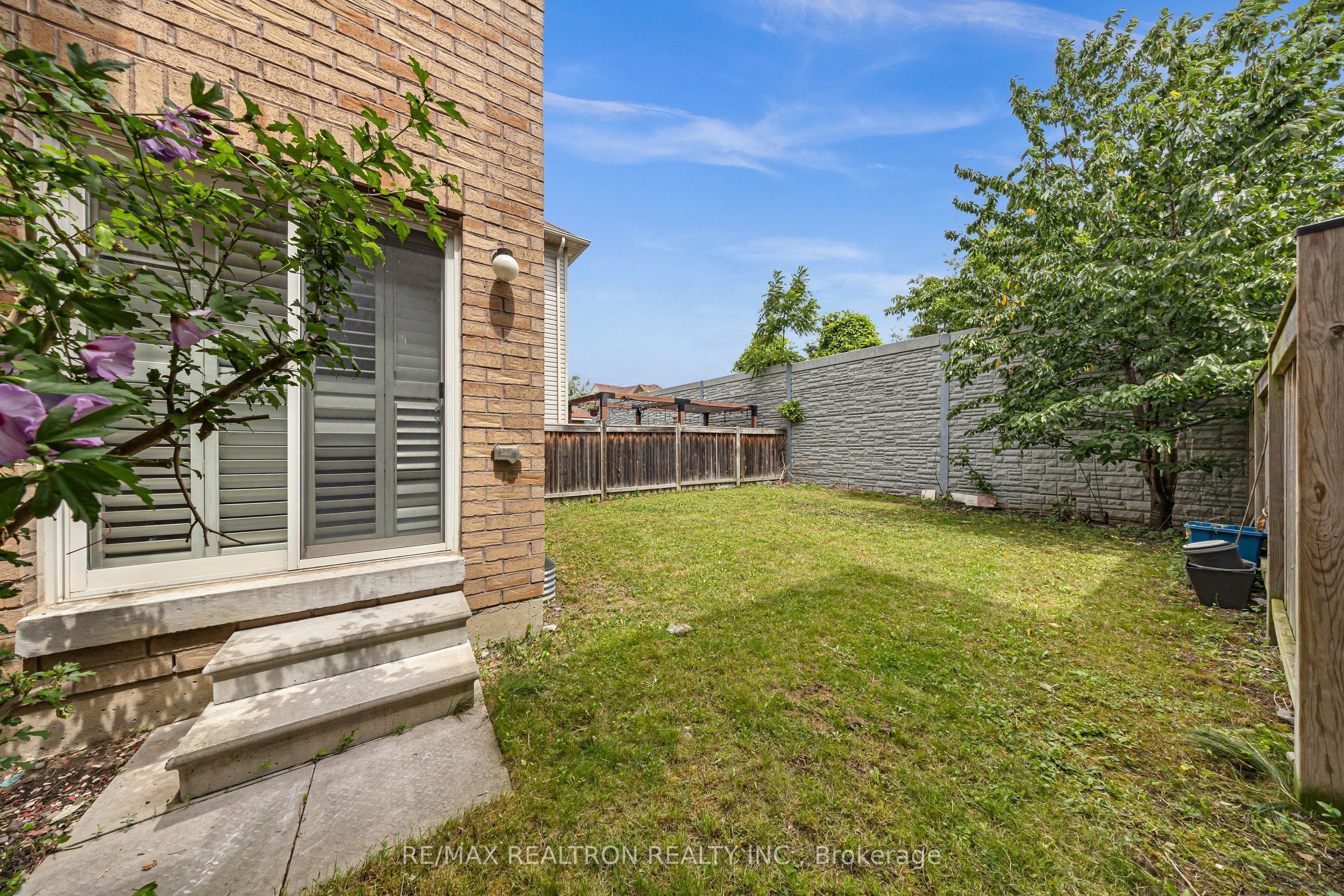 138 Angus Drive Property Photo 32