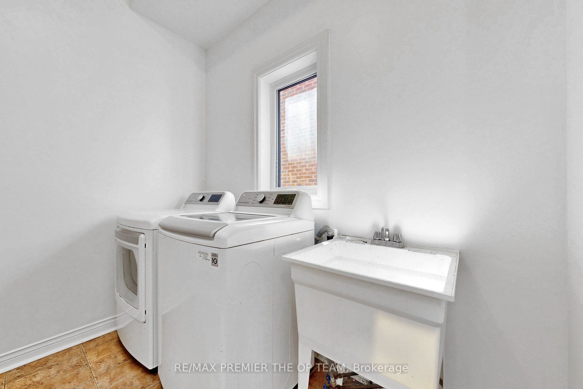 59 Chatterson Street Property Photo 24