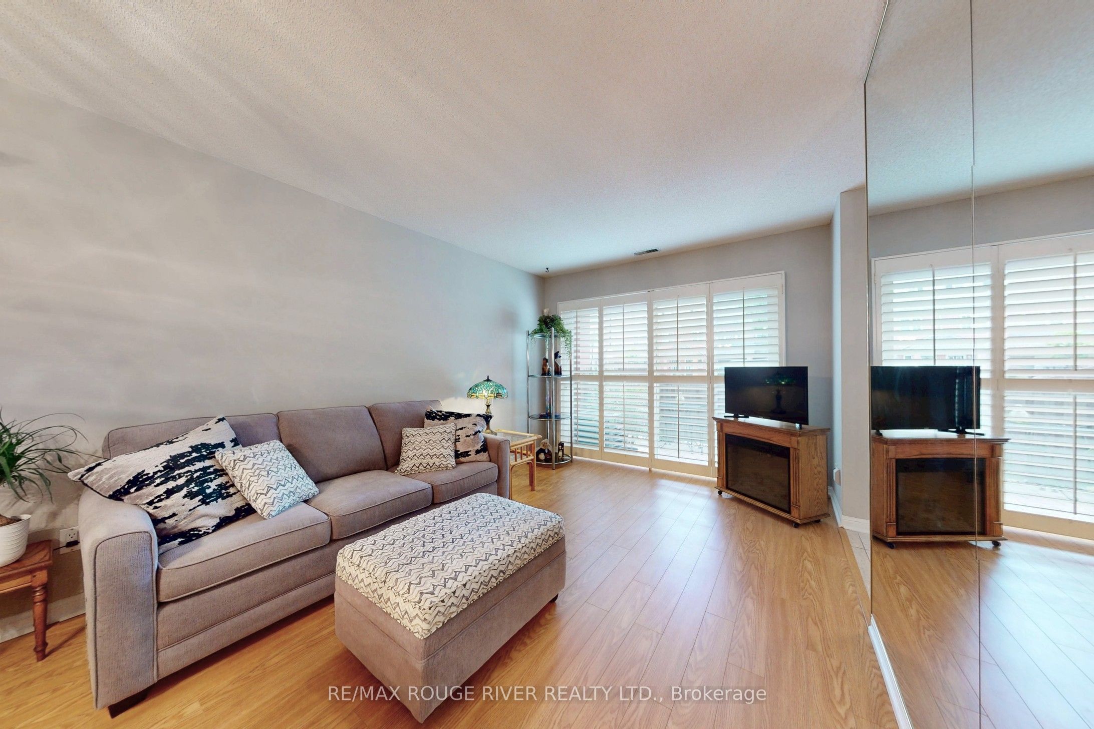1400 The Esplanade N 418 Property Photo 9