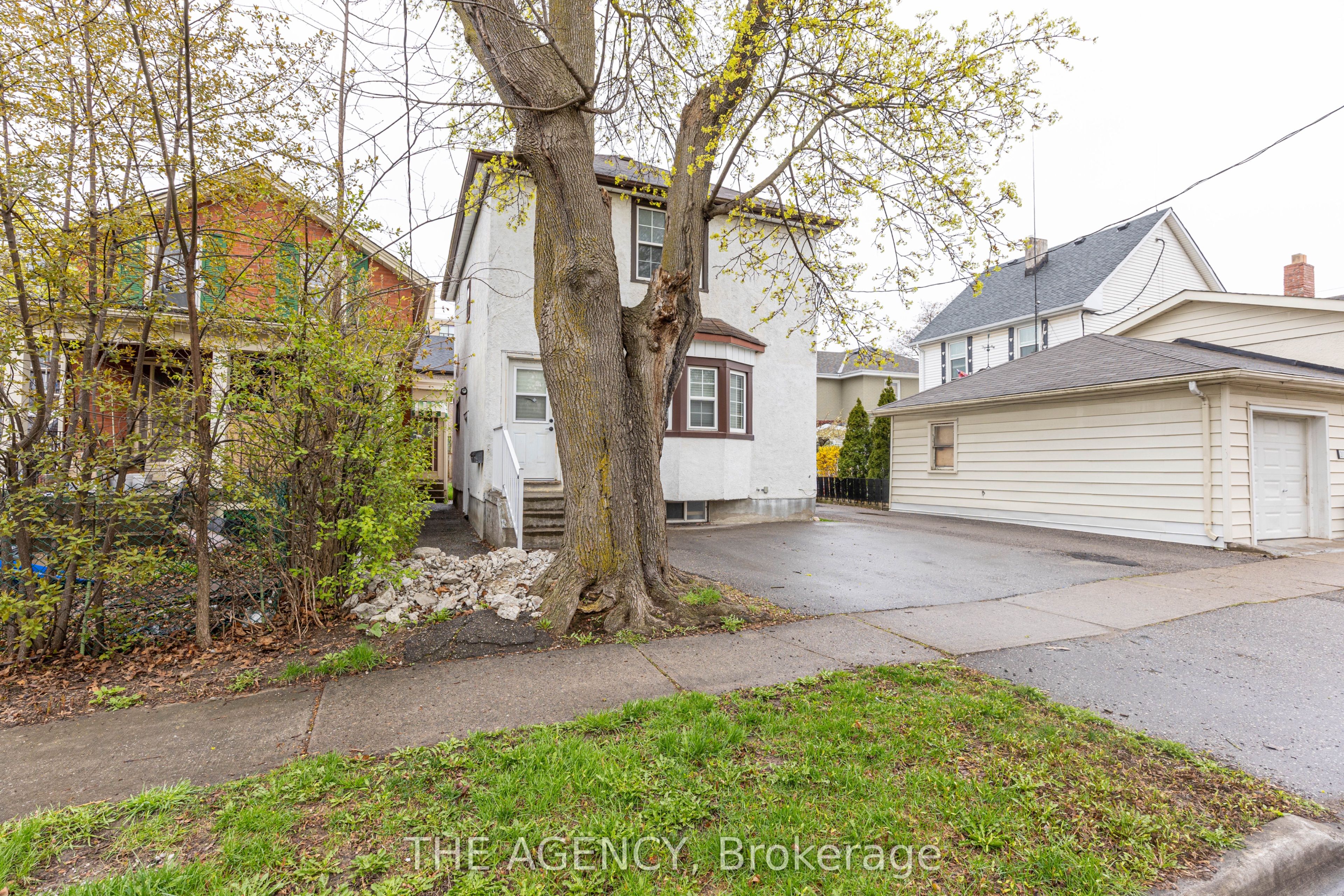 63 Hogarth Street Property Photo 4