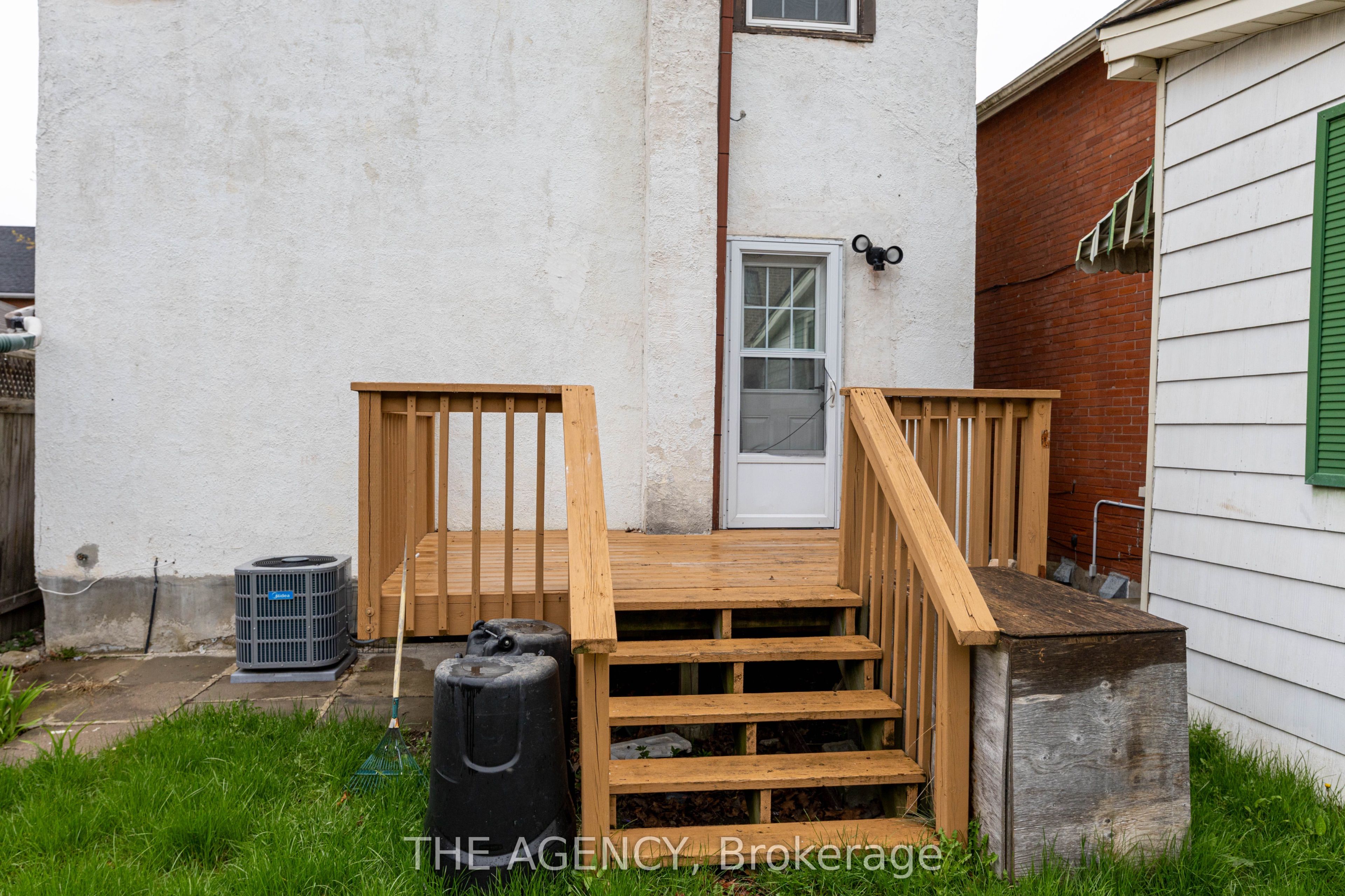 63 Hogarth Street Property Photo 6