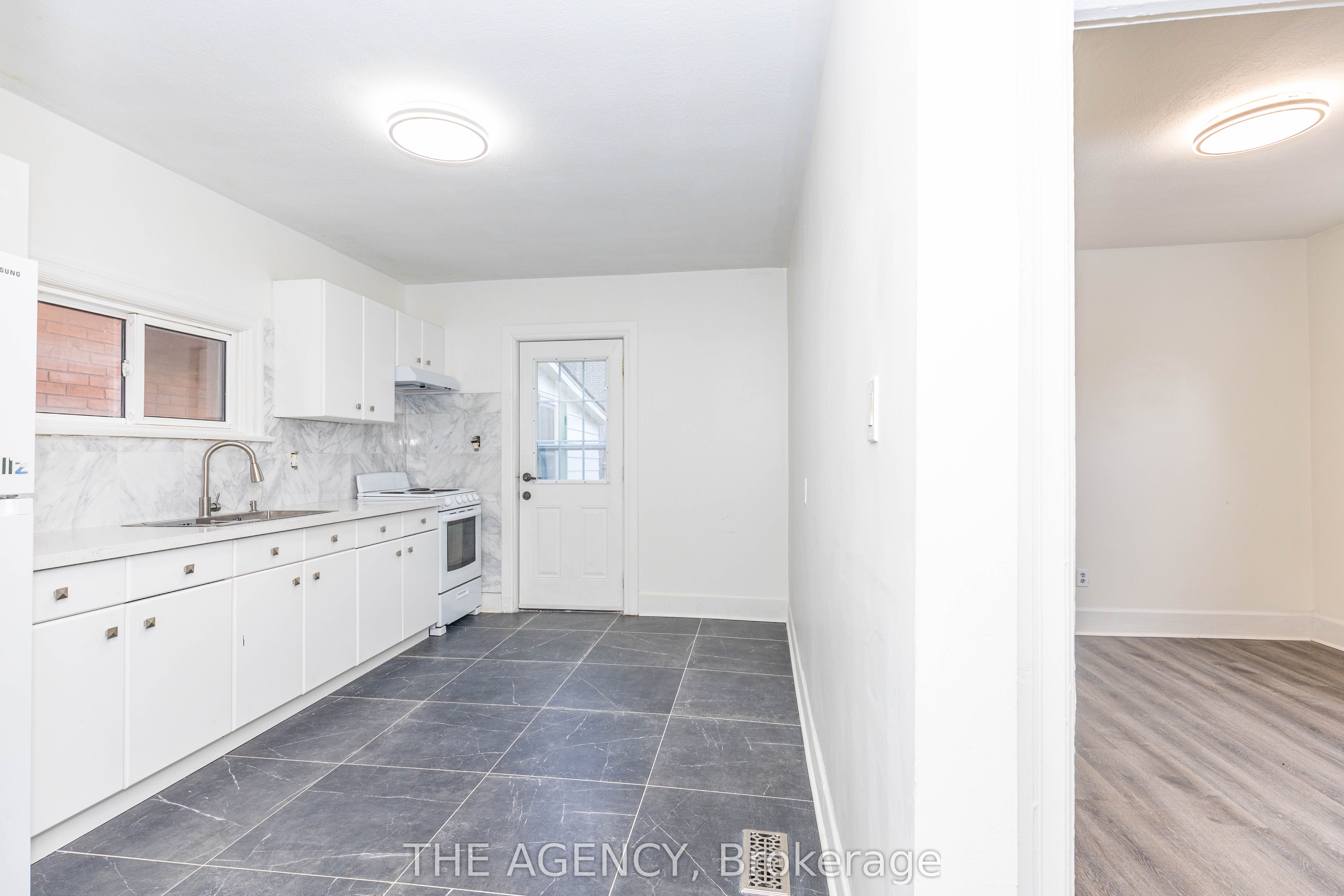 63 Hogarth Street Property Photo 7