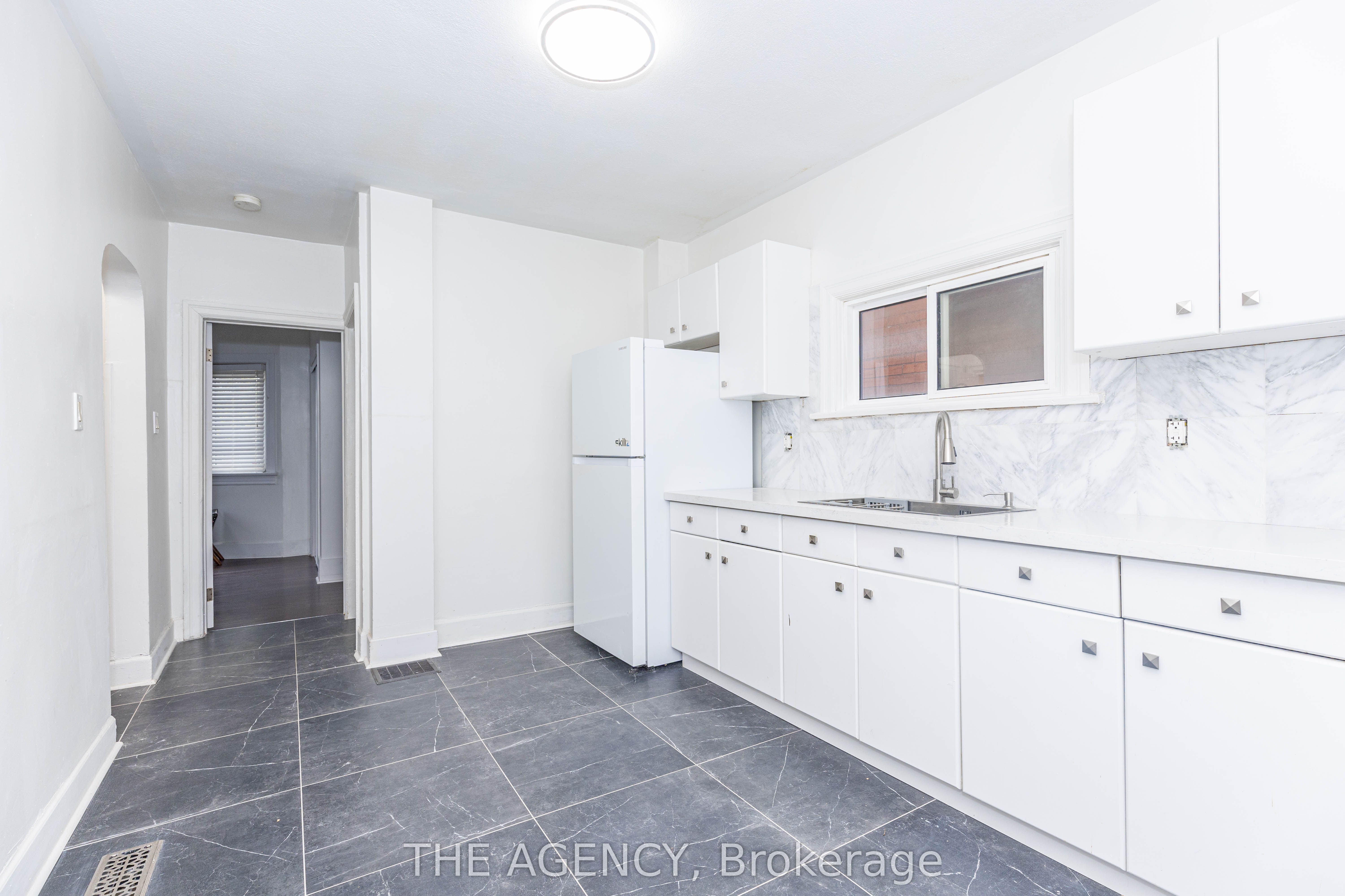 63 Hogarth Street Property Photo 10