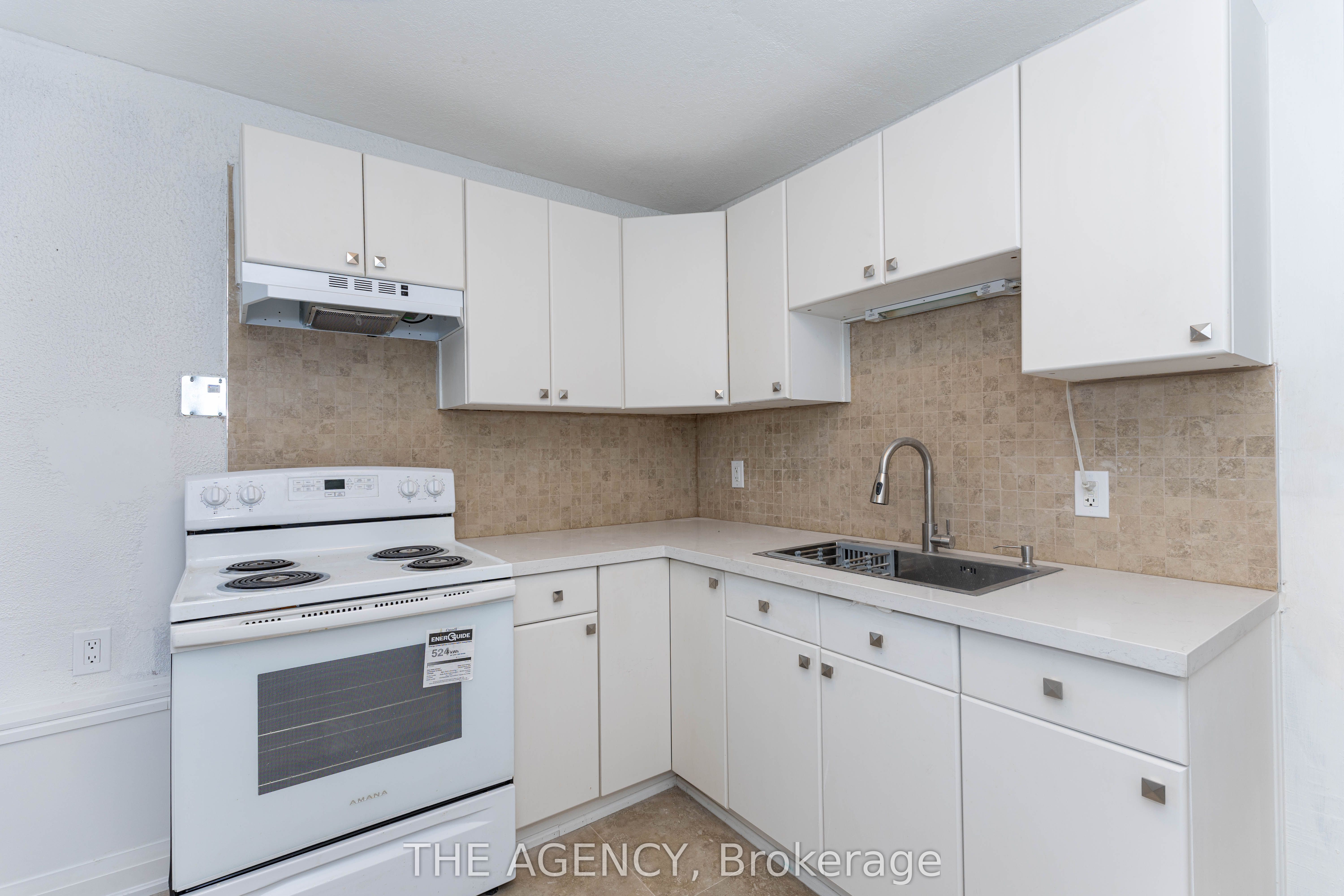 63 Hogarth Street Property Photo 14