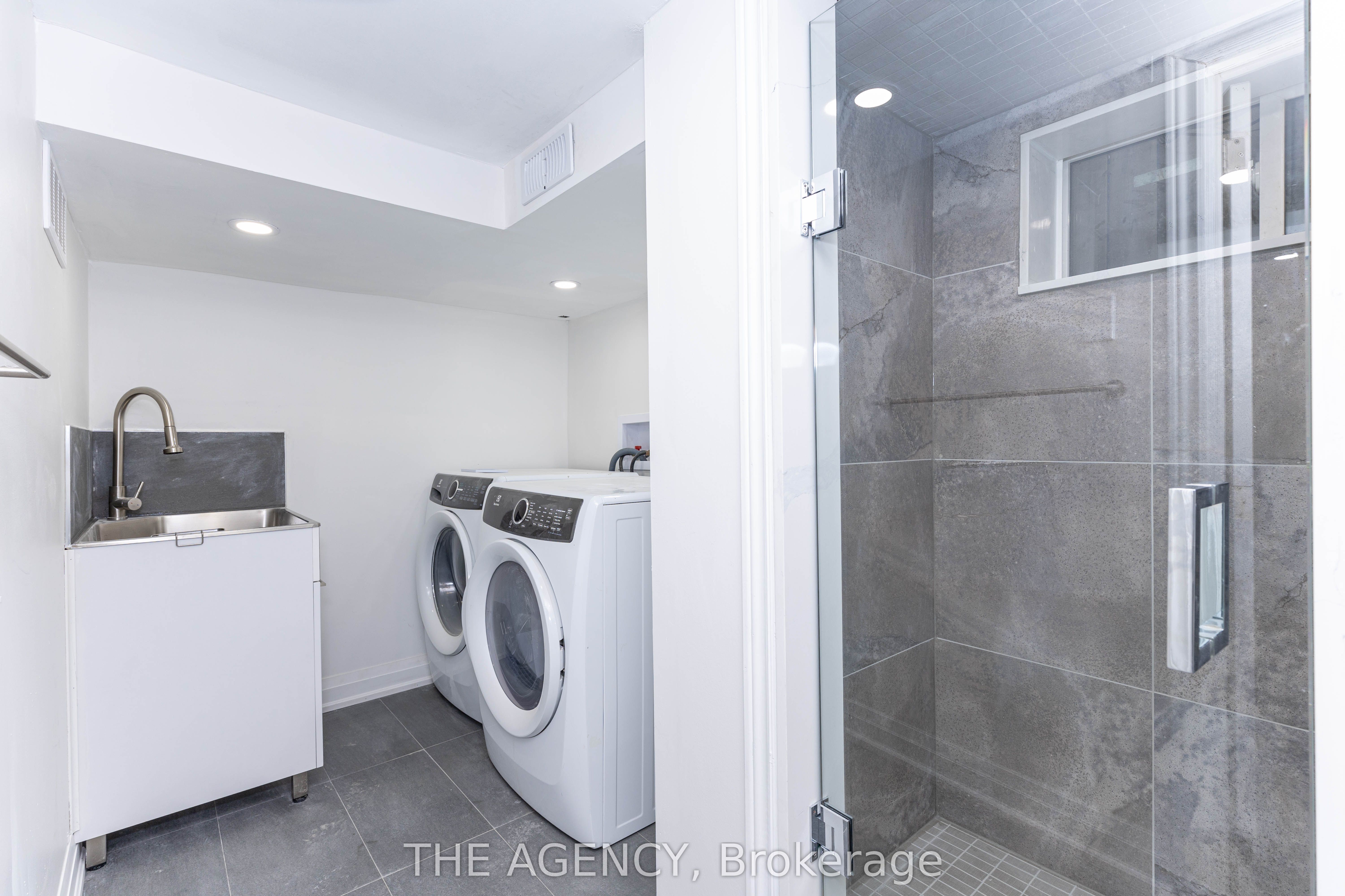 63 Hogarth Street Property Photo 15