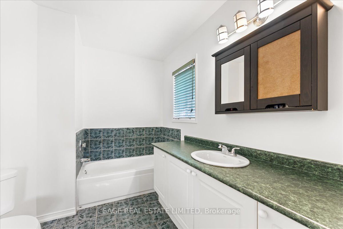 34 Mcsweeney Crescent Property Photo 25