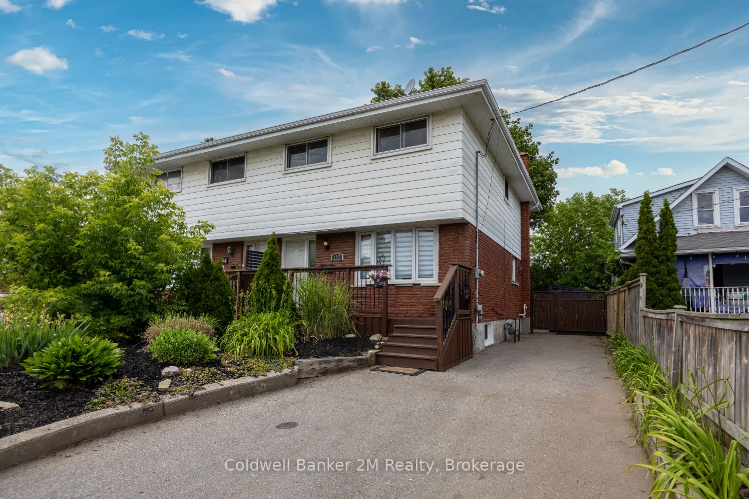 152 Taunton Road W
