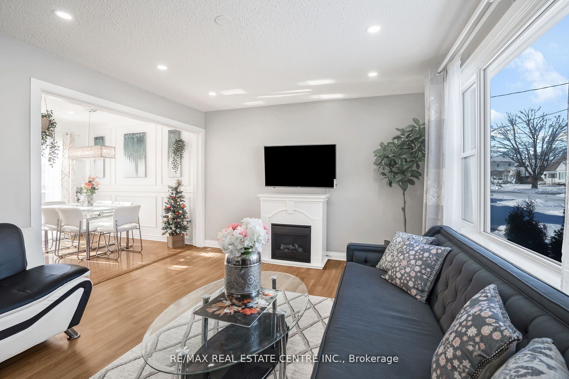 401 Elgin St Street E Property Photo 6