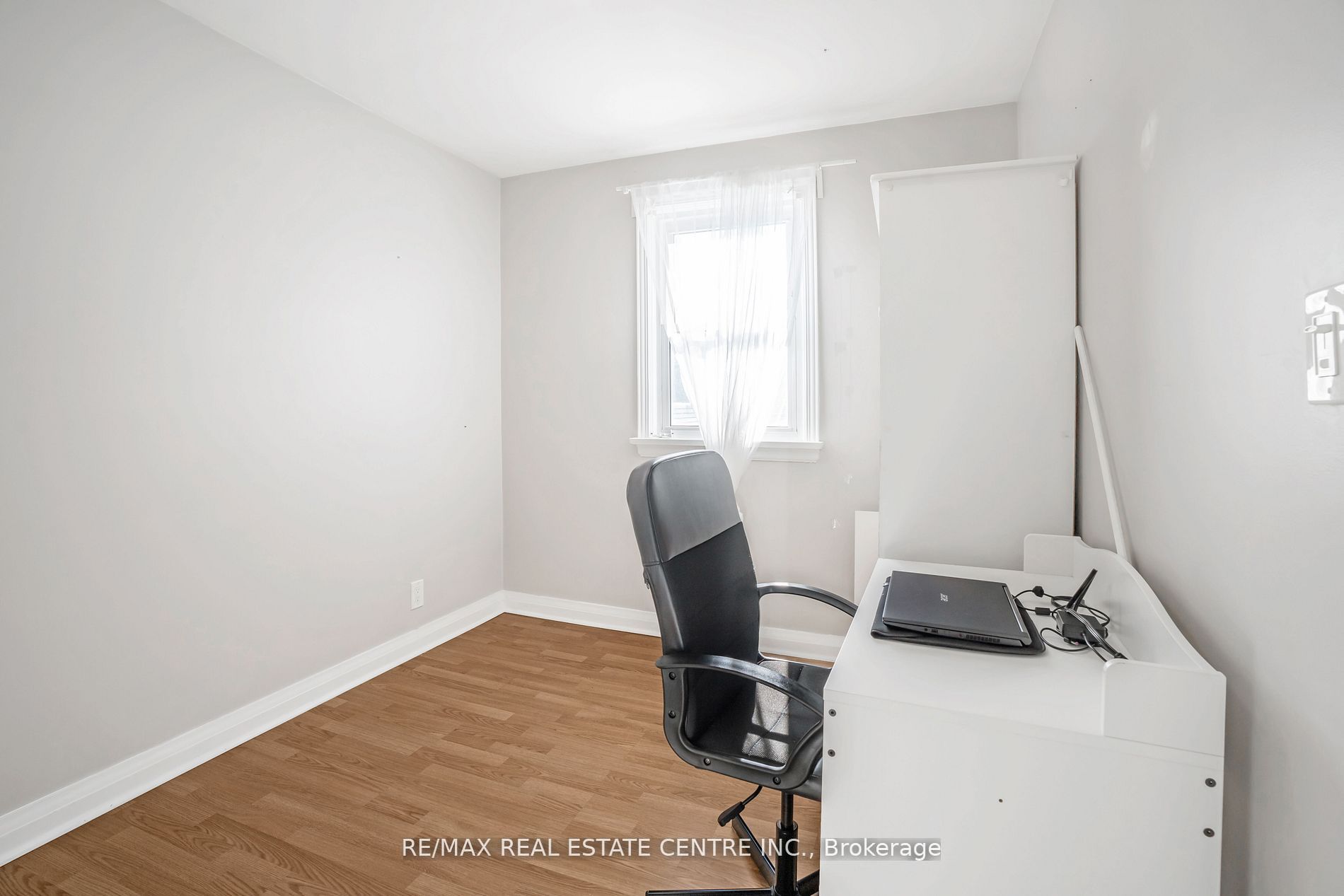 401 Elgin St Street E Property Photo 12