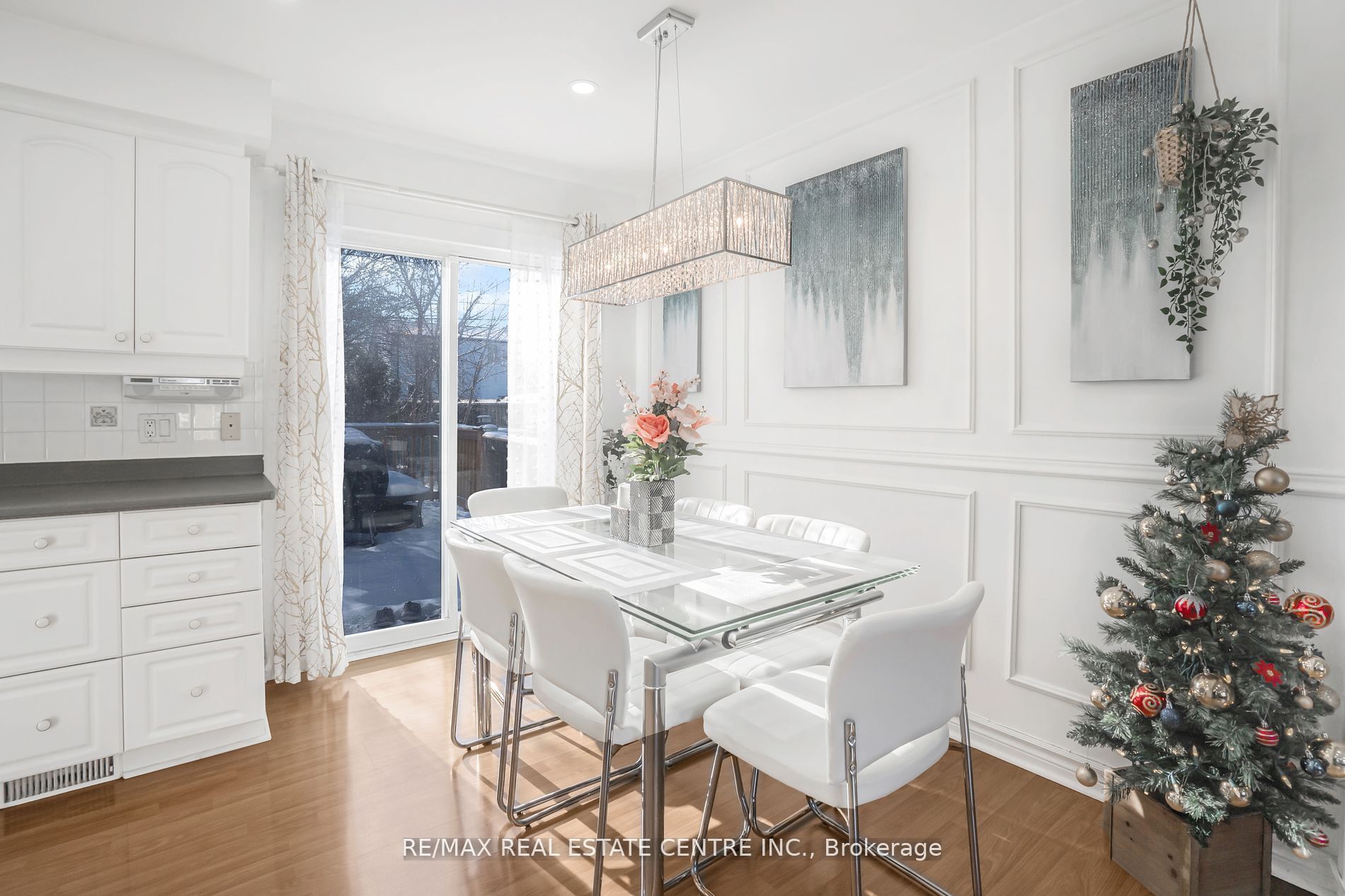401 Elgin St Street E Property Photo 18