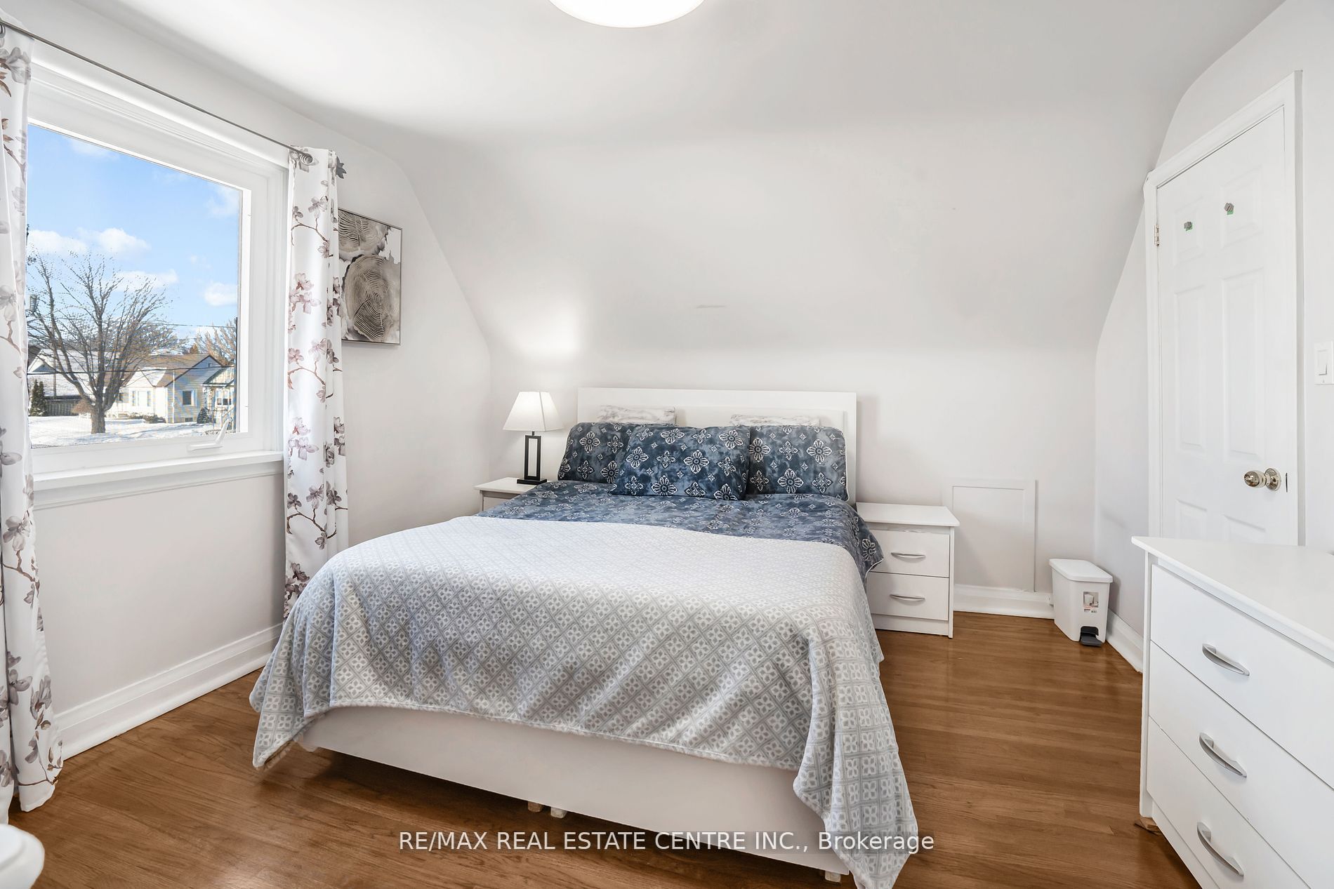 401 Elgin St Street E Property Photo 22
