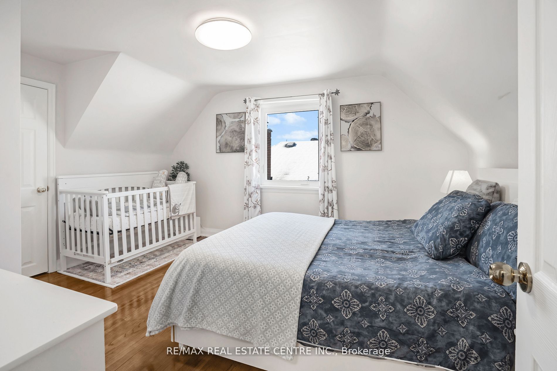 401 Elgin St Street E Property Photo 23