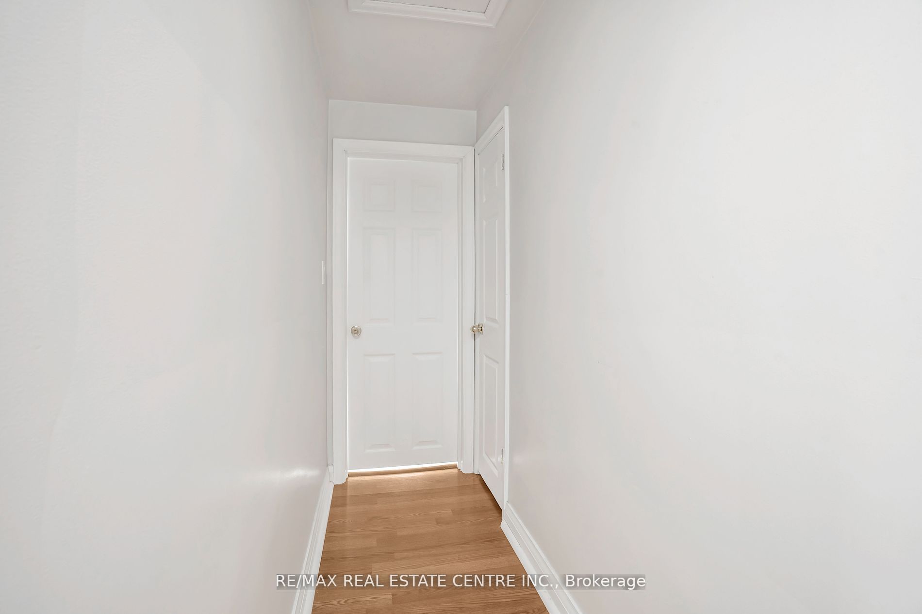 401 Elgin St Street E Property Photo 24