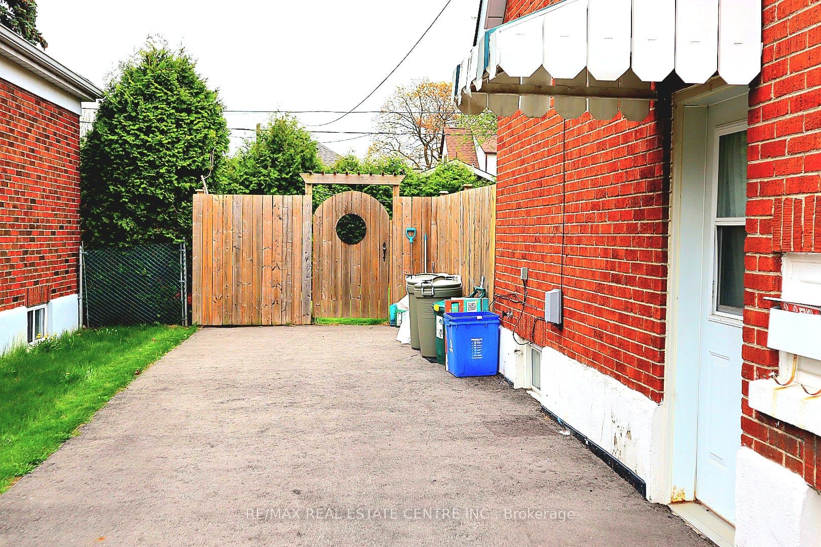401 Elgin St Street E Property Photo 28