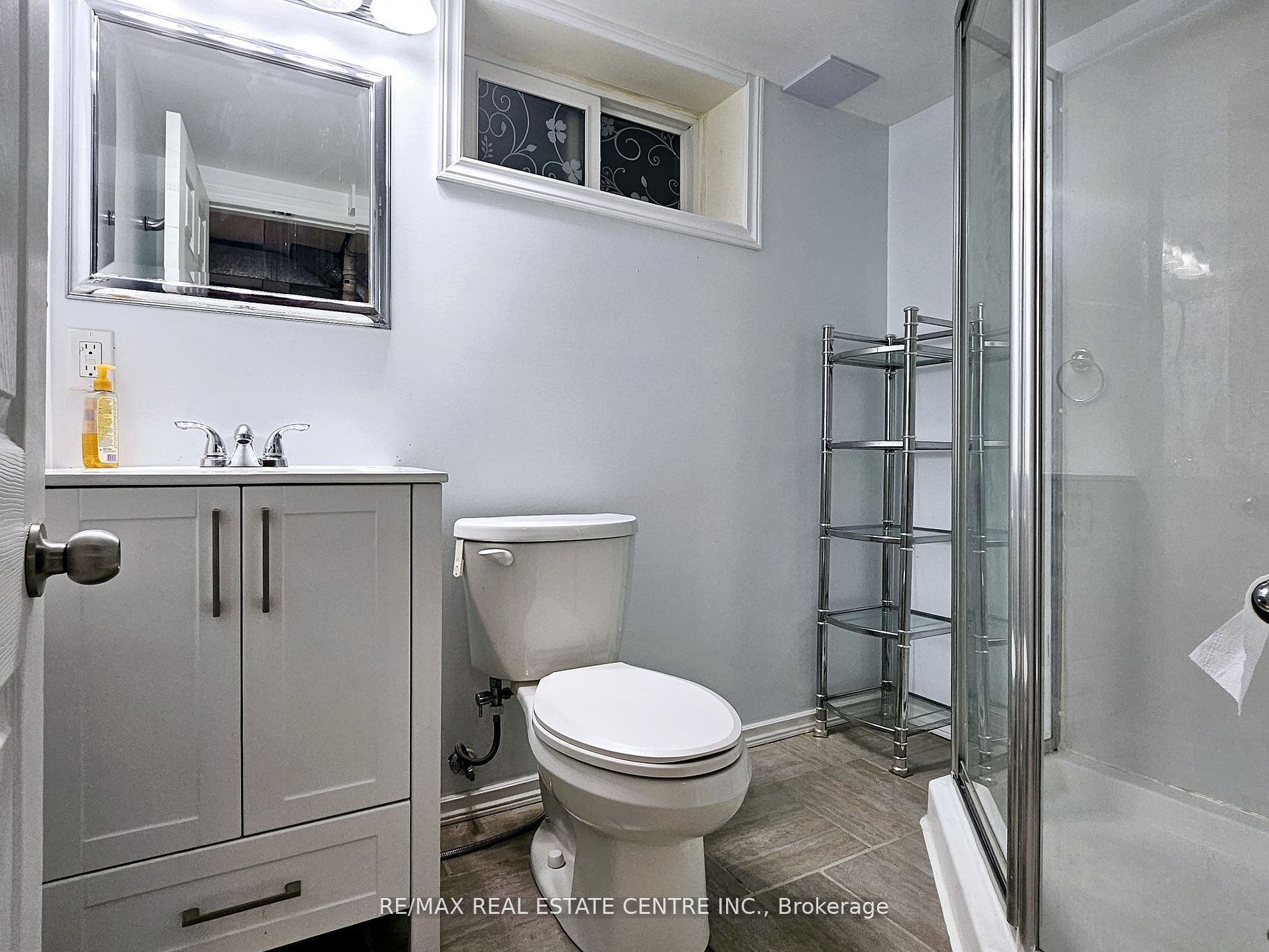 401 Elgin St Street E Property Photo 32