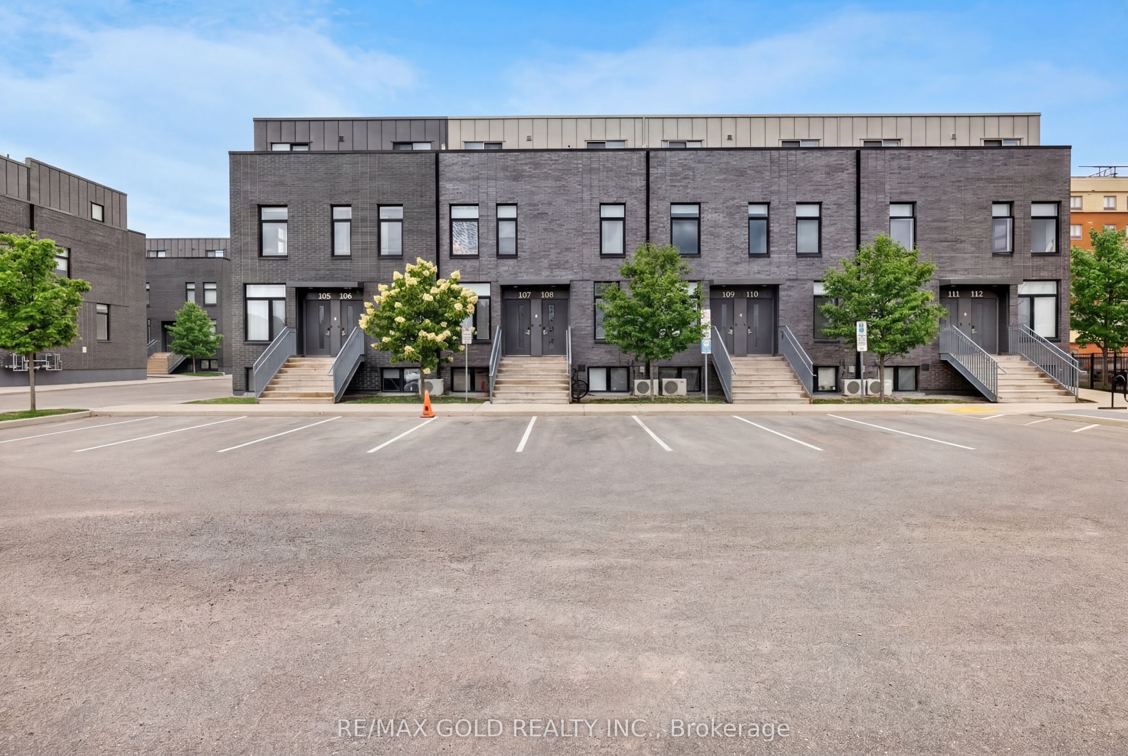 1780 Simcoe Street N 106 Property Photo 2