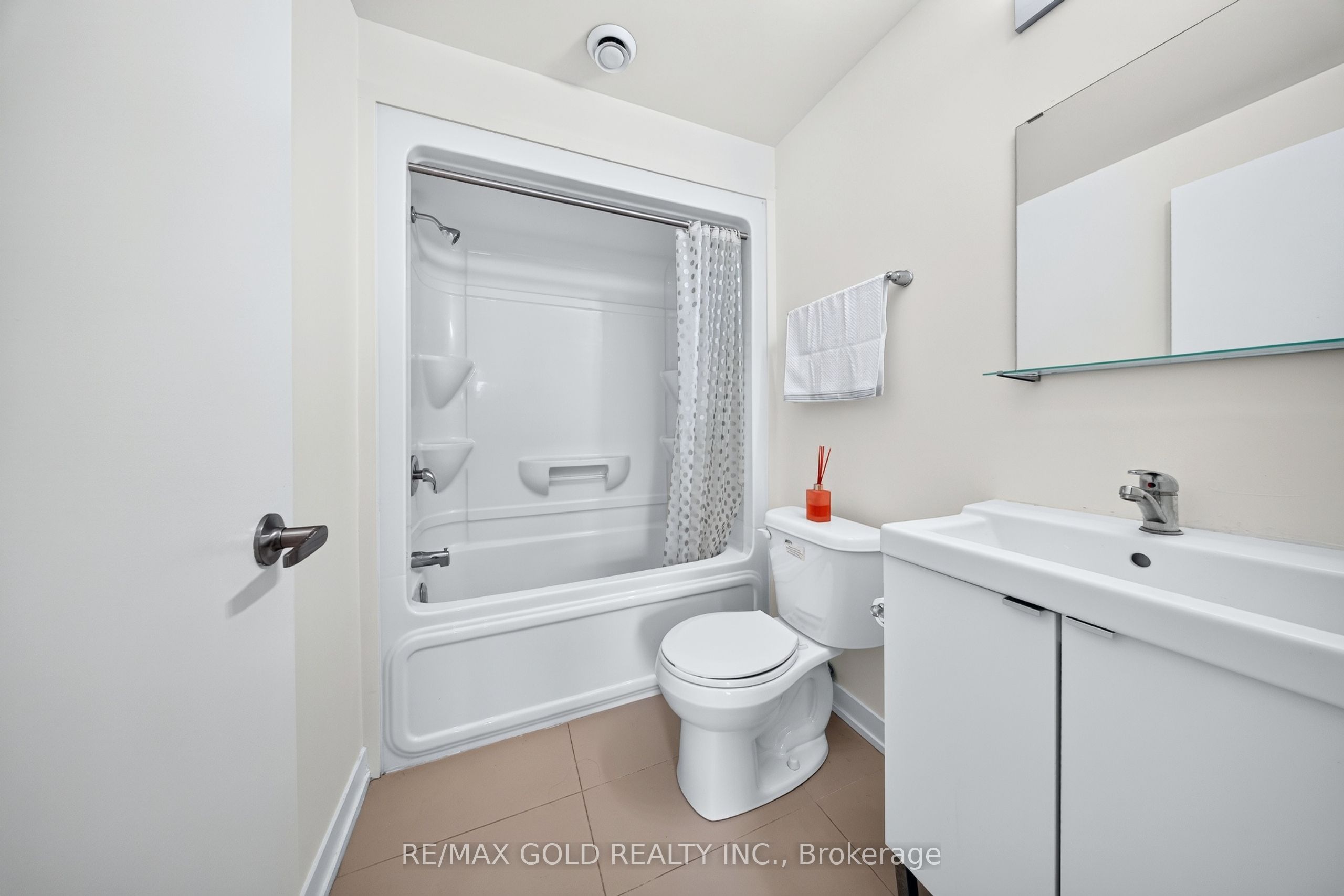 1780 Simcoe Street N 106 Property Photo 19