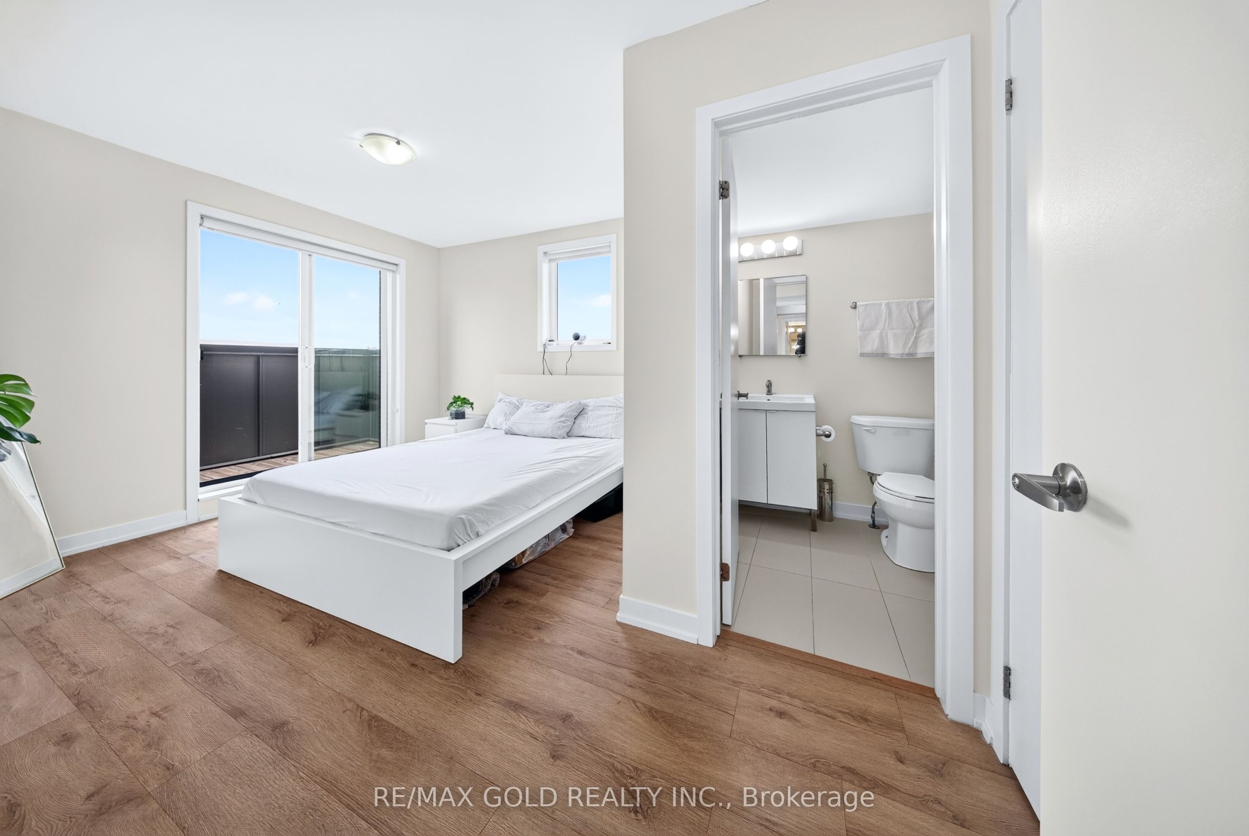 1780 Simcoe Street N 106 Property Photo 22