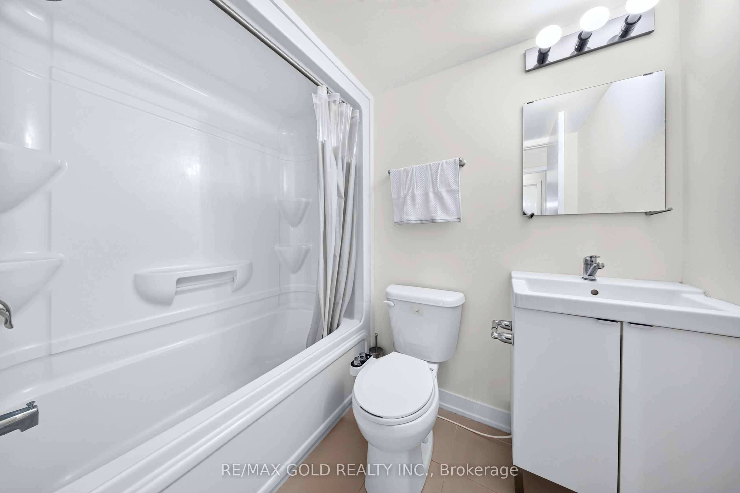 1780 Simcoe Street N 106 Property Photo 32