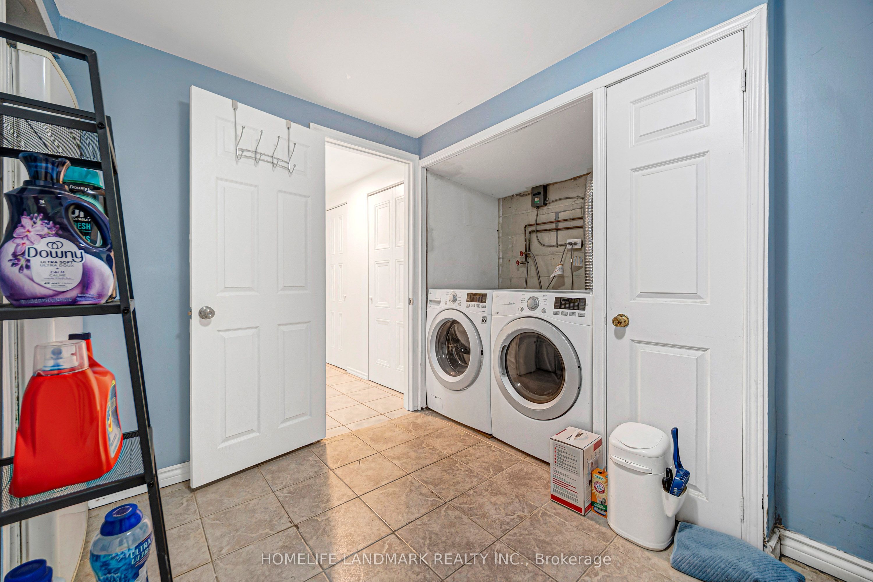 15 Denton Avenue Property Photo 31