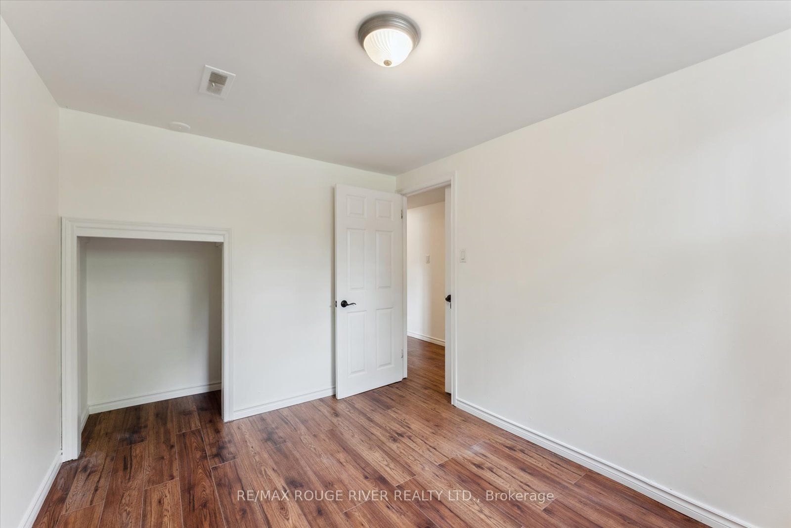 1121 Brock Street S Bsmt Property Photo 6
