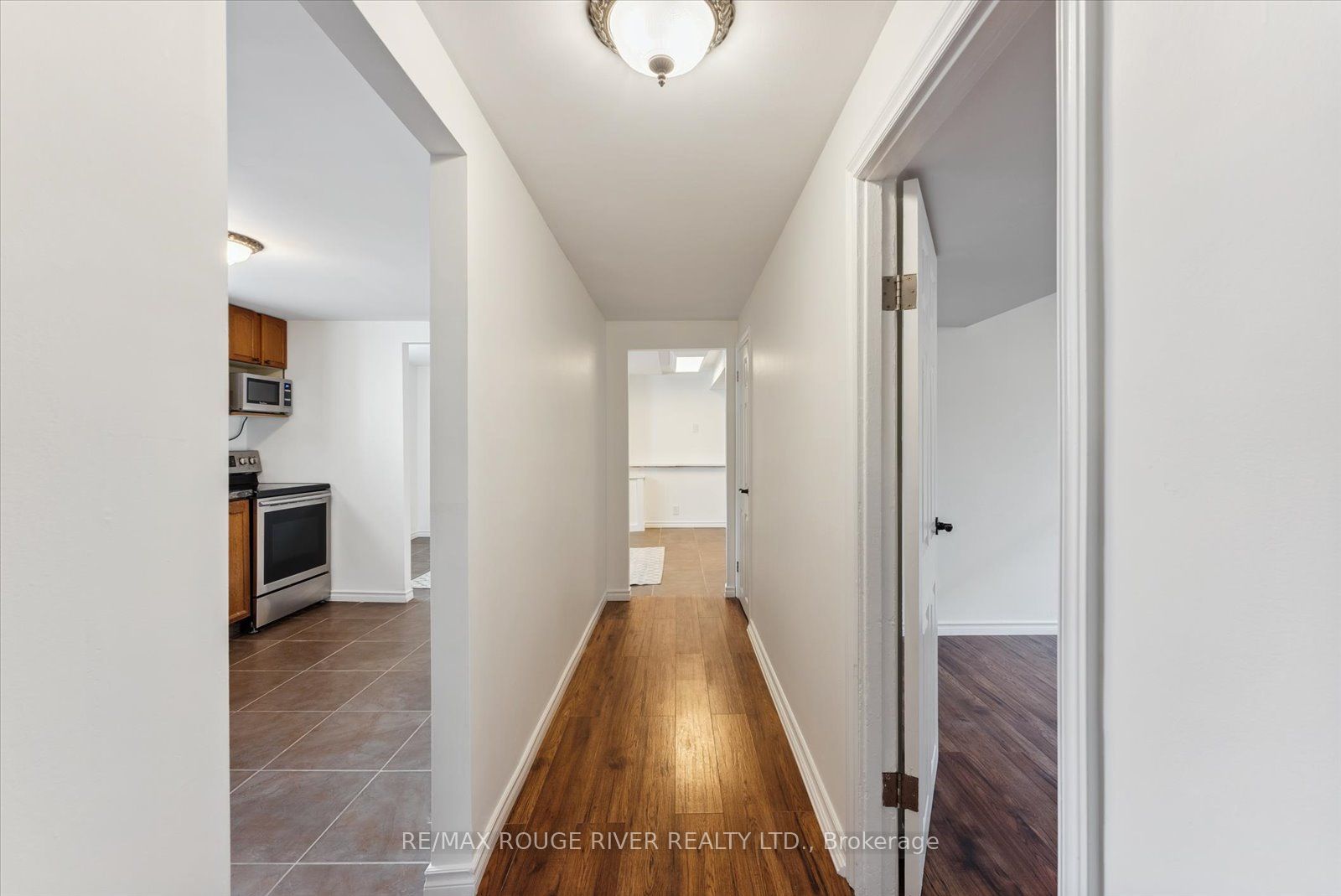 1121 Brock Street S Bsmt Property Photo 10