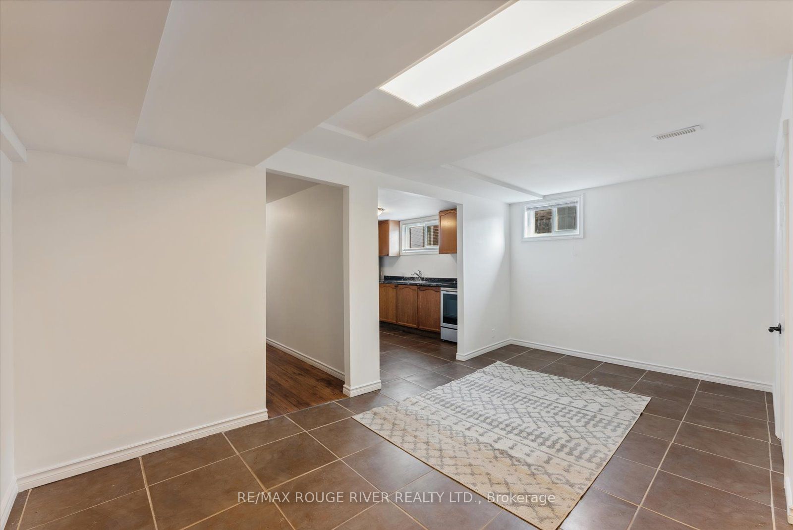 1121 Brock Street S Bsmt Property Photo 14