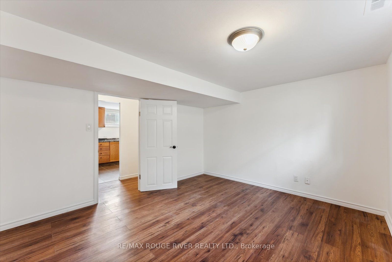 1121 Brock Street S Bsmt Property Photo 16