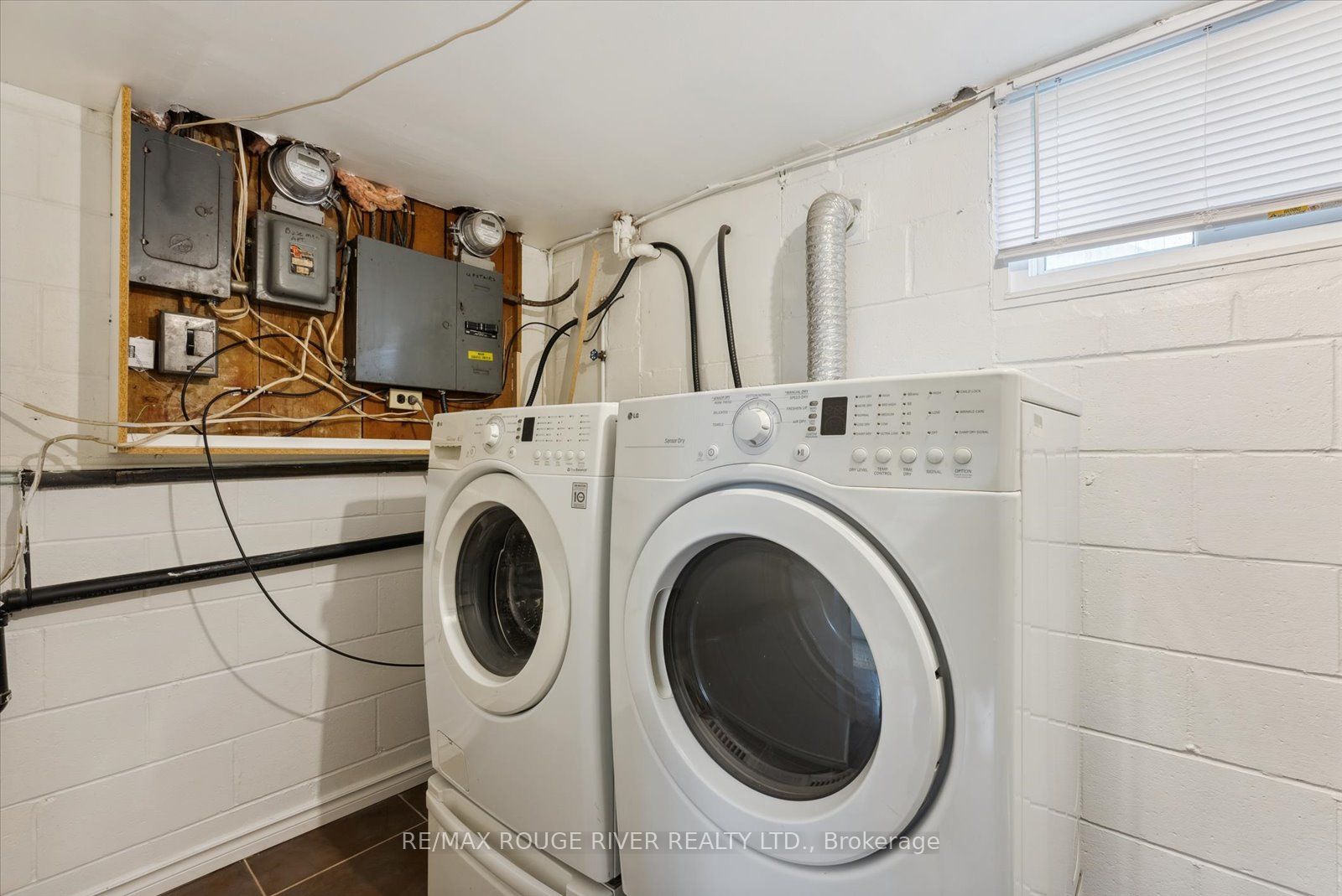 1121 Brock Street S Bsmt Property Photo 17