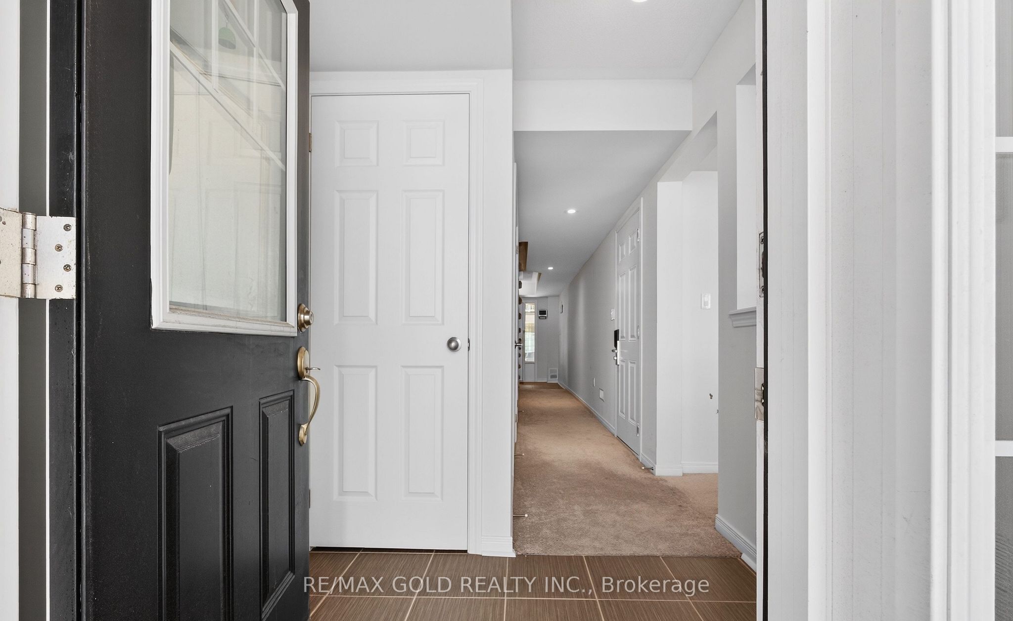 846 Atwater Path Property Photo 4